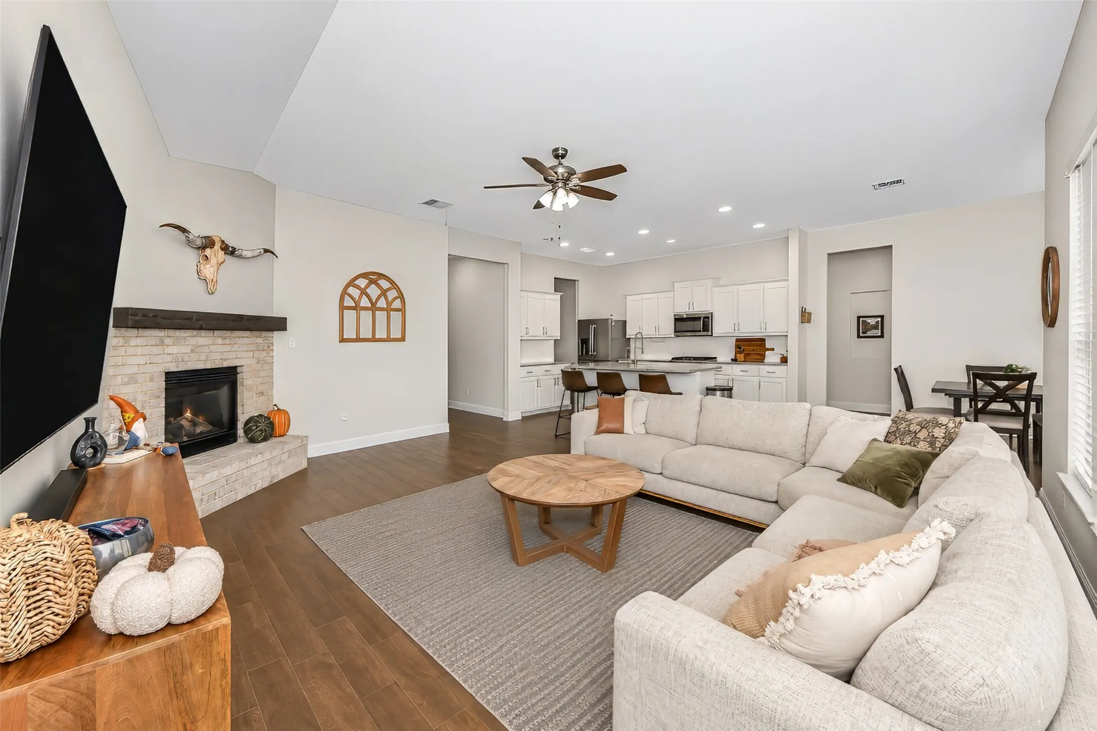 Single Family Residence For Sale in Kaufman County , 1358 Abiquiu Lane, Forney, Texas 75126, 4 Bedroom, 3 Bathroom, 3 Garage spaces, 2,666 Sqft, built in 2020, mls#21401618, Real Estate Agent in Forney, Homes For Sale in Kaufman county, Homes For Sale in Forney, Realtor in Forney Texas, Real Estate Brokerage Independent Realty Texas, Luminita Cordes Realtor
