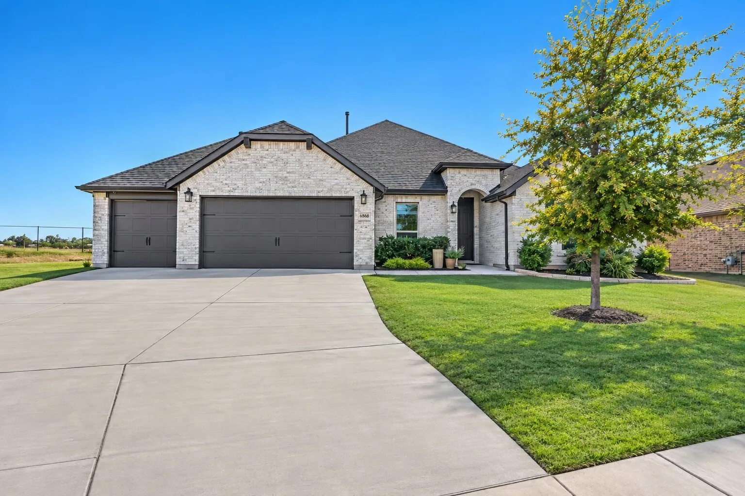 Single Family Residence For Sale in Kaufman County , 1358 Abiquiu Lane, Forney, Texas 75126, 4 Bedroom, 3 Bathroom, 3 Garage spaces, 2,666 Sqft, built in 2020, mls#21401618, Real Estate Agent in Forney, Homes For Sale in Kaufman county, Homes For Sale in Forney, Realtor in Forney Texas, Real Estate Brokerage Independent Realty Texas, Luminita Cordes Realtor