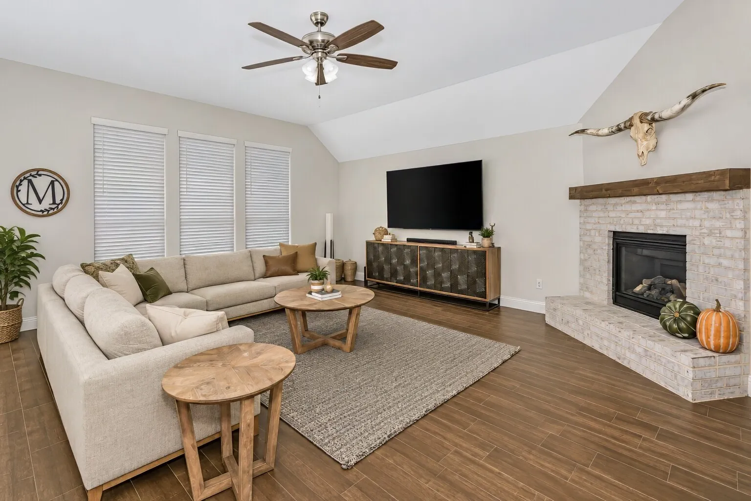 Single Family Residence For Sale in Kaufman County , 1358 Abiquiu Lane, Forney, Texas 75126, 4 Bedroom, 3 Bathroom, 3 Garage spaces, 2,666 Sqft, built in 2020, mls#21401618, Real Estate Agent in Forney, Homes For Sale in Kaufman county, Homes For Sale in Forney, Realtor in Forney Texas, Real Estate Brokerage Independent Realty Texas, Luminita Cordes Realtor