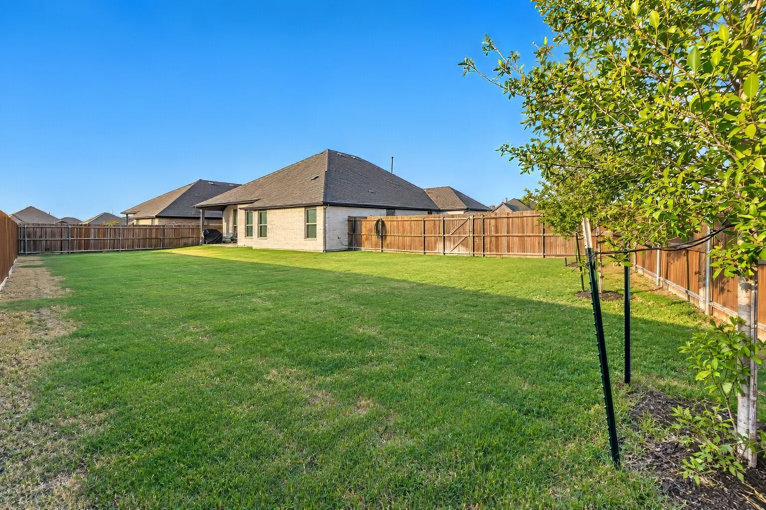 Single Family Residence For Sale in Kaufman County , 1358 Abiquiu Lane, Forney, Texas 75126, 4 Bedroom, 3 Bathroom, 3 Garage spaces, 2,666 Sqft, built in 2020, mls#21401618, Real Estate Agent in Forney, Homes For Sale in Kaufman county, Homes For Sale in Forney, Realtor in Forney Texas, Real Estate Brokerage Independent Realty Texas, Luminita Cordes Realtor