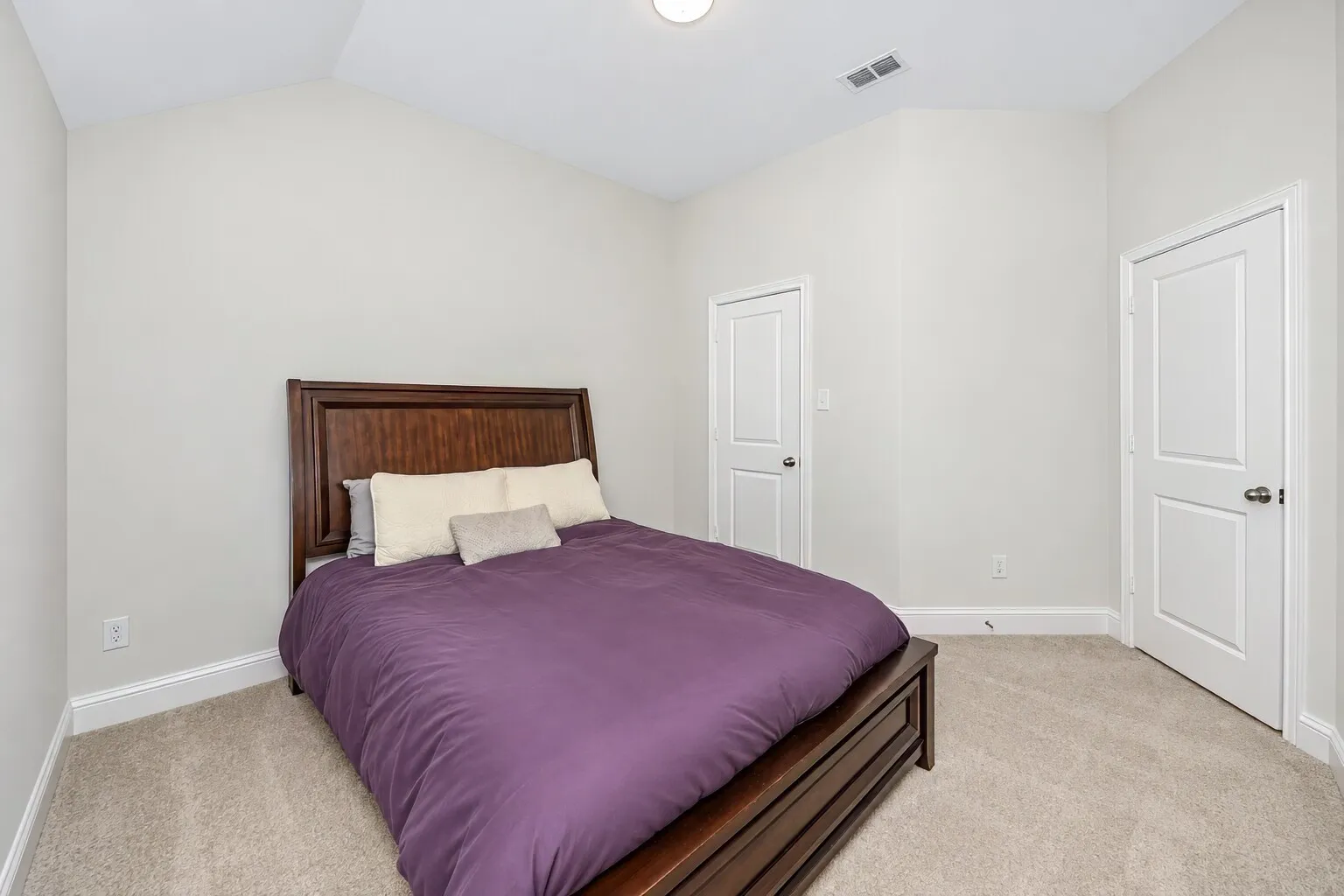Single Family Residence For Sale in Kaufman County , 1358 Abiquiu Lane, Forney, Texas 75126, 4 Bedroom, 3 Bathroom, 3 Garage spaces, 2,666 Sqft, built in 2020, mls#21401618, Real Estate Agent in Forney, Homes For Sale in Kaufman county, Homes For Sale in Forney, Realtor in Forney Texas, Real Estate Brokerage Independent Realty Texas, Luminita Cordes Realtor