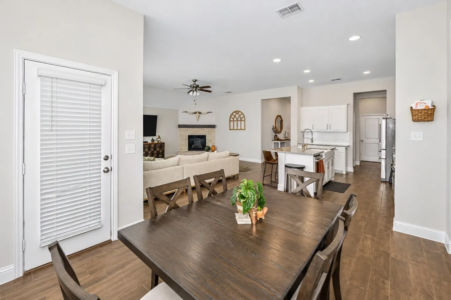 Single Family Residence For Sale in Kaufman County , 1358 Abiquiu Lane, Forney, Texas 75126, 4 Bedroom, 3 Bathroom, 3 Garage spaces, 2,666 Sqft, built in 2020, mls#21401618, Real Estate Agent in Forney, Homes For Sale in Kaufman county, Homes For Sale in Forney, Realtor in Forney Texas, Real Estate Brokerage Independent Realty Texas, Luminita Cordes Realtor