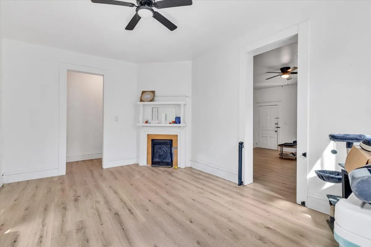 Single Family Residence For Sale in Dallas County , 3709 Wendelkin Street, Dallas, Texas 75215, 7 Bedroom, 3 Bathroom, Garage spaces, 2,858 Sqft, built in 1921, mls#21396277, Real Estate Agent in Dallas, Homes For Sale in Dallas county, Homes For Sale in Dallas, Realtor in Dallas Texas, Real Estate Brokerage Independent Realty Texas, Luminita Cordes Realtor