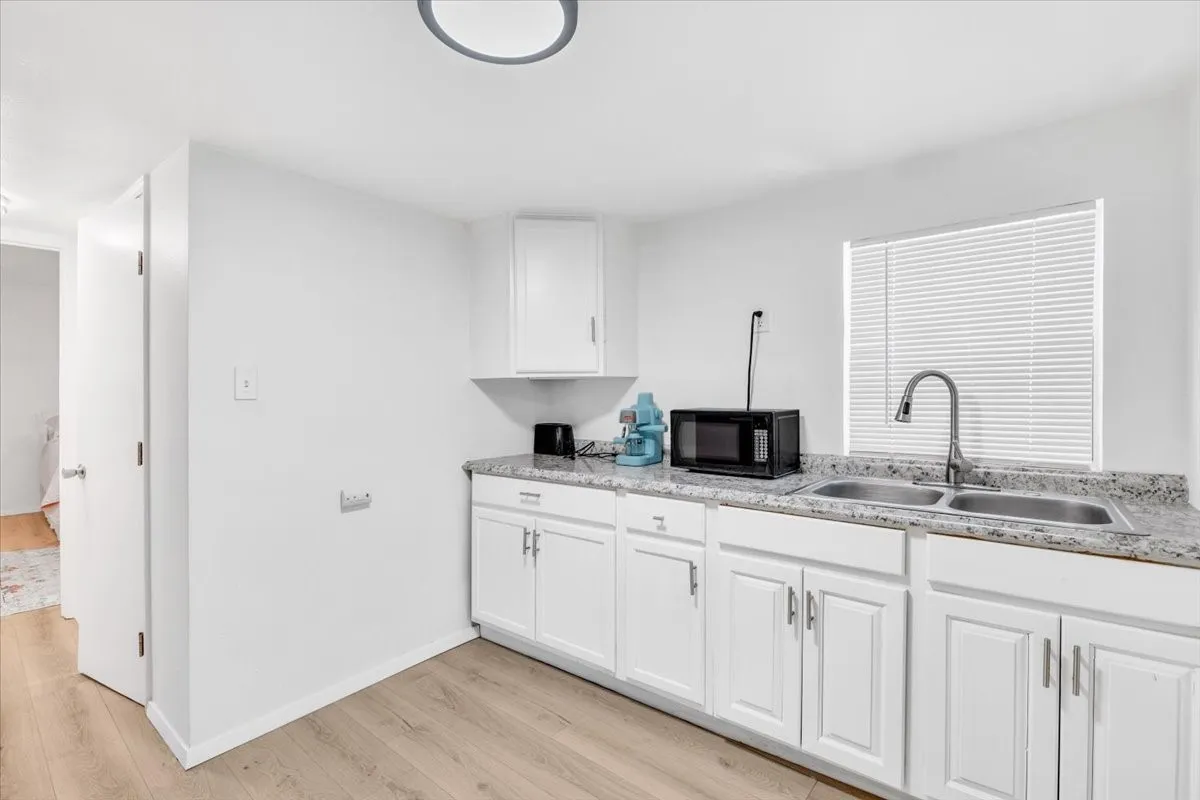 Single Family Residence For Sale in Dallas County , 3709 Wendelkin Street, Dallas, Texas 75215, 7 Bedroom, 3 Bathroom, Garage spaces, 2,858 Sqft, built in 1921, mls#21396277, Real Estate Agent in Dallas, Homes For Sale in Dallas county, Homes For Sale in Dallas, Realtor in Dallas Texas, Real Estate Brokerage Independent Realty Texas, Luminita Cordes Realtor