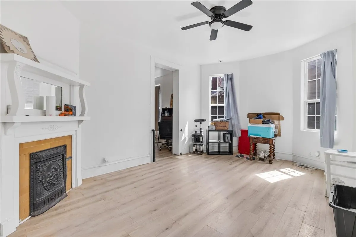 Single Family Residence For Sale in Dallas County , 3709 Wendelkin Street, Dallas, Texas 75215, 7 Bedroom, 3 Bathroom, Garage spaces, 2,858 Sqft, built in 1921, mls#21396277, Real Estate Agent in Dallas, Homes For Sale in Dallas county, Homes For Sale in Dallas, Realtor in Dallas Texas, Real Estate Brokerage Independent Realty Texas, Luminita Cordes Realtor