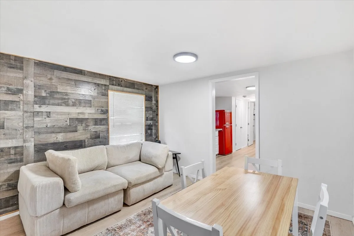 Single Family Residence For Sale in Dallas County , 3709 Wendelkin Street, Dallas, Texas 75215, 7 Bedroom, 3 Bathroom, Garage spaces, 2,858 Sqft, built in 1921, mls#21396277, Real Estate Agent in Dallas, Homes For Sale in Dallas county, Homes For Sale in Dallas, Realtor in Dallas Texas, Real Estate Brokerage Independent Realty Texas, Luminita Cordes Realtor