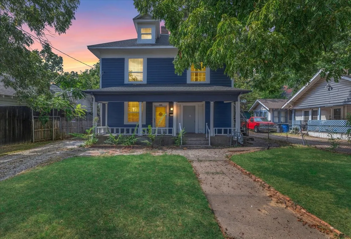 Single Family Residence For Sale in Dallas County , 3709 Wendelkin Street, Dallas, Texas 75215, 7 Bedroom, 3 Bathroom, Garage spaces, 2,858 Sqft, built in 1921, mls#21396277, Real Estate Agent in Dallas, Homes For Sale in Dallas county, Homes For Sale in Dallas, Realtor in Dallas Texas, Real Estate Brokerage Independent Realty Texas, Luminita Cordes Realtor