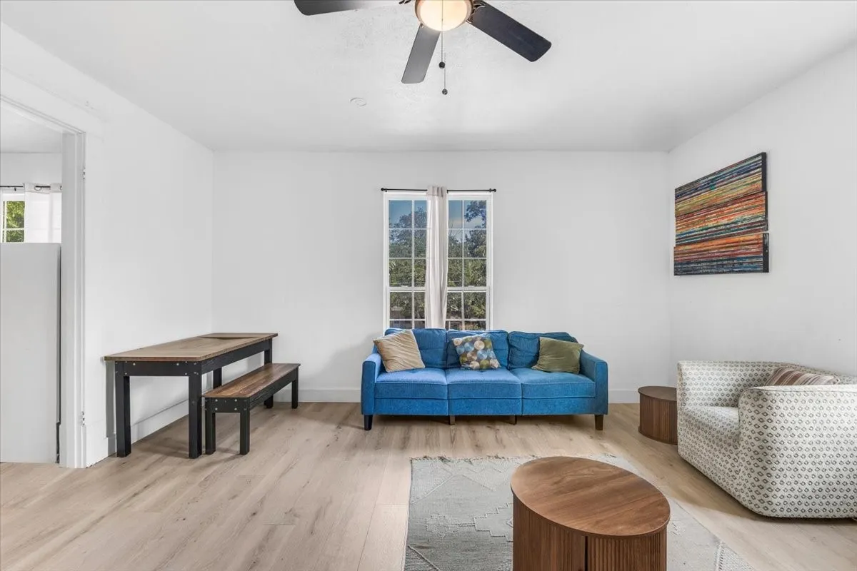 Single Family Residence For Sale in Dallas County , 3709 Wendelkin Street, Dallas, Texas 75215, 7 Bedroom, 3 Bathroom, Garage spaces, 2,858 Sqft, built in 1921, mls#21396277, Real Estate Agent in Dallas, Homes For Sale in Dallas county, Homes For Sale in Dallas, Realtor in Dallas Texas, Real Estate Brokerage Independent Realty Texas, Luminita Cordes Realtor