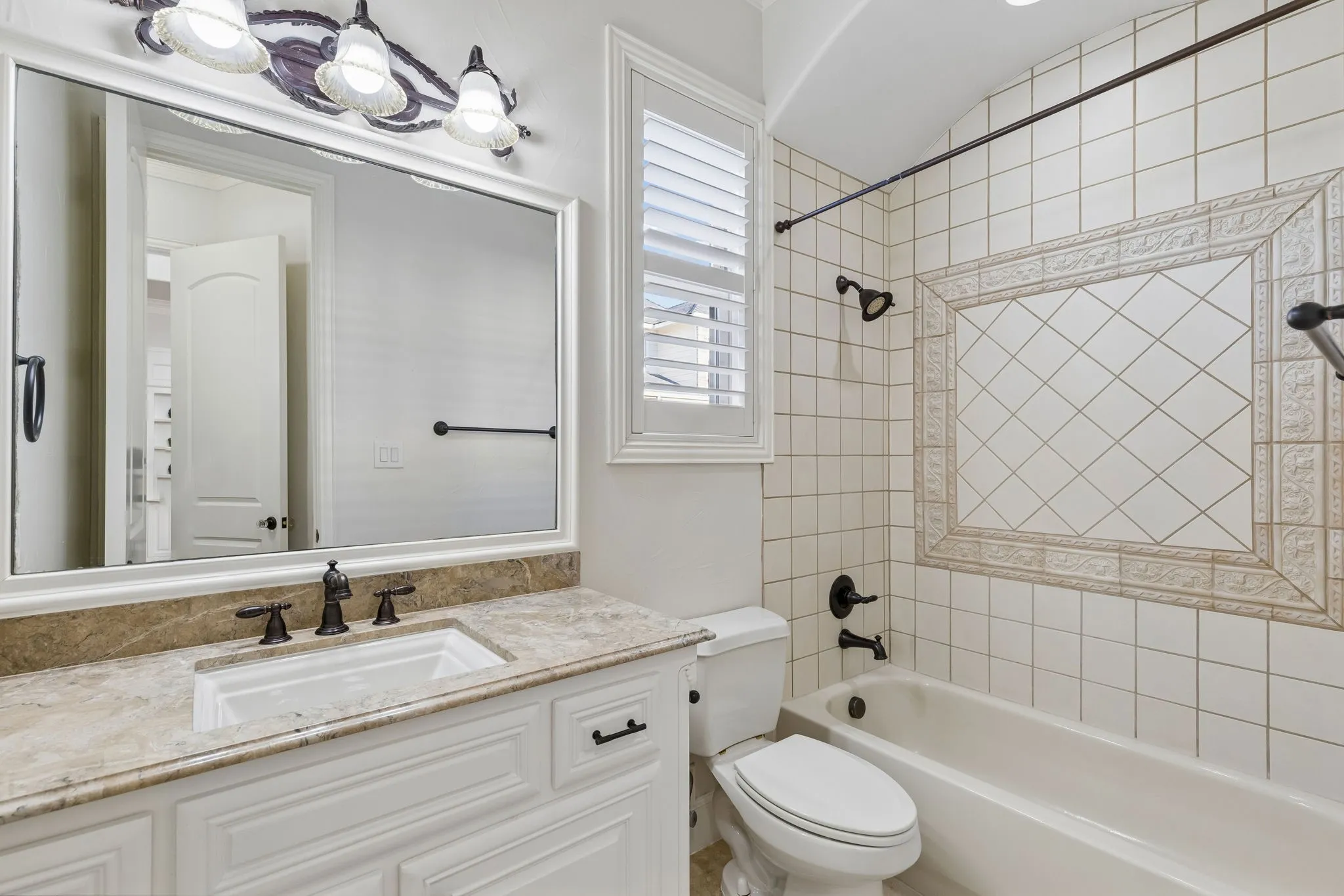 Downstairs full bathroom