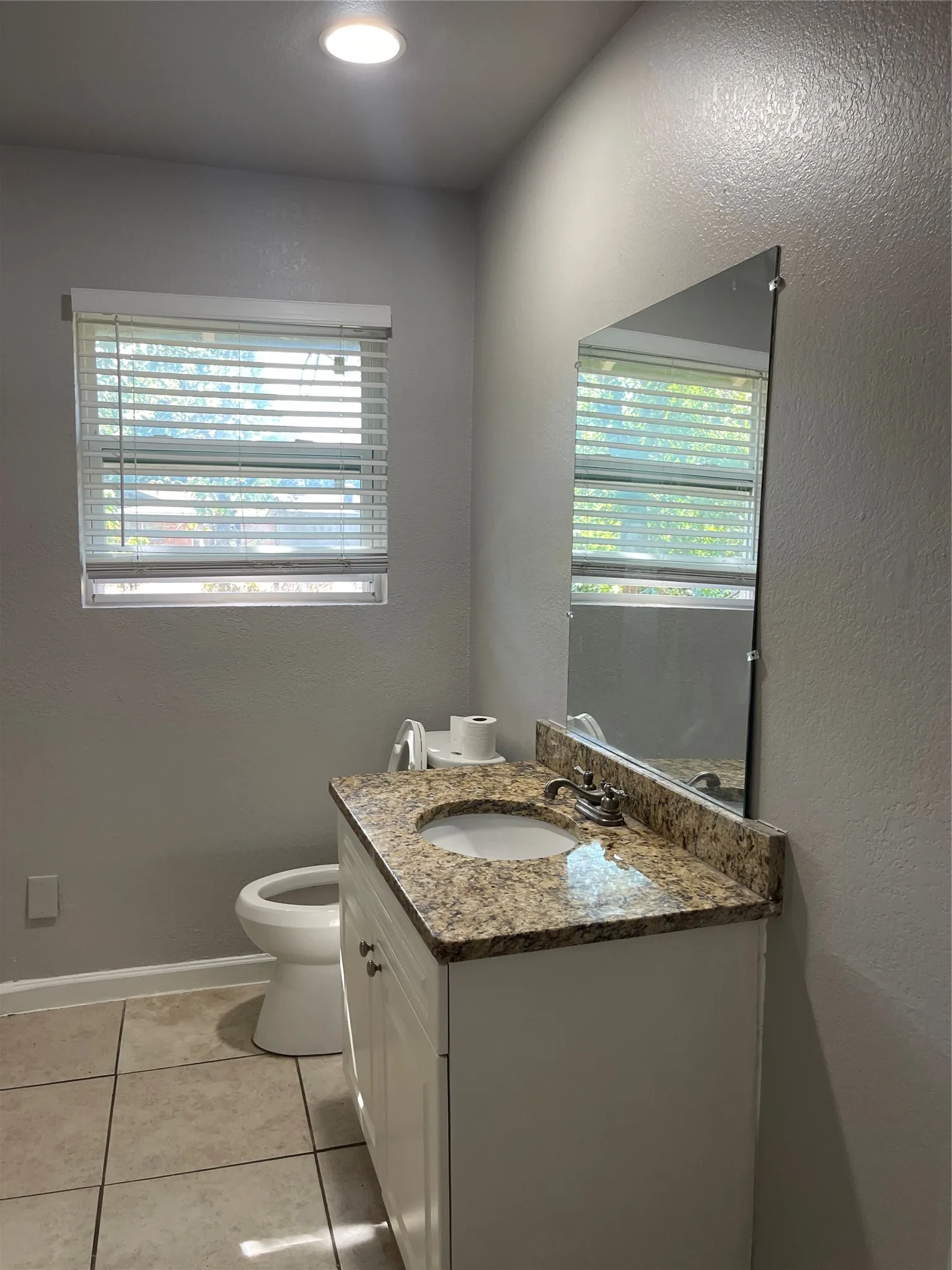 Single Family Residence For Rent in Tarrant County , 6912 Heritage Lane, Fort Worth, Texas 76134, 5 Bedroom, 2 Bathroom, 2 Garage spaces, 2,362 Sqft, built in 1959, mls#21401704, Real Estate Agent in Fort Worth, Homes For Rent in Tarrant county, Homes For Rent in Fort Worth, Realtor in Fort Worth Texas, Real Estate Brokerage Independent Realty Texas, Luminita Cordes Realtor
