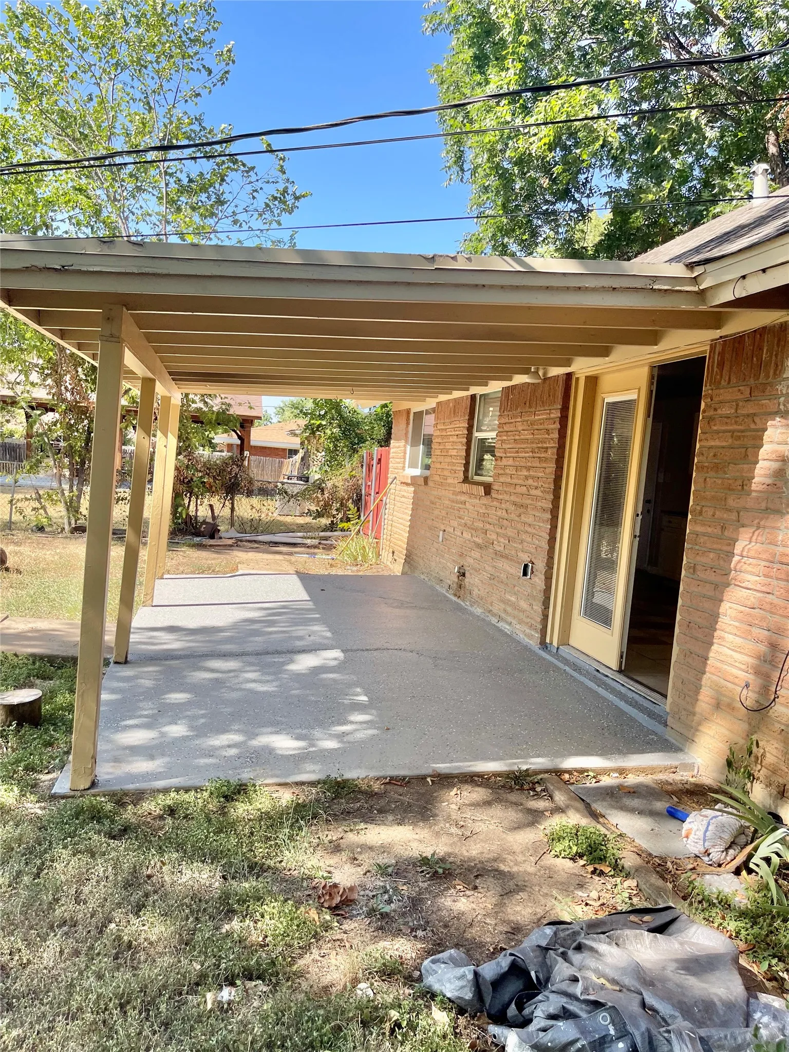 Single Family Residence For Rent in Tarrant County , 6912 Heritage Lane, Fort Worth, Texas 76134, 5 Bedroom, 2 Bathroom, 2 Garage spaces, 2,362 Sqft, built in 1959, mls#21401704, Real Estate Agent in Fort Worth, Homes For Rent in Tarrant county, Homes For Rent in Fort Worth, Realtor in Fort Worth Texas, Real Estate Brokerage Independent Realty Texas, Luminita Cordes Realtor