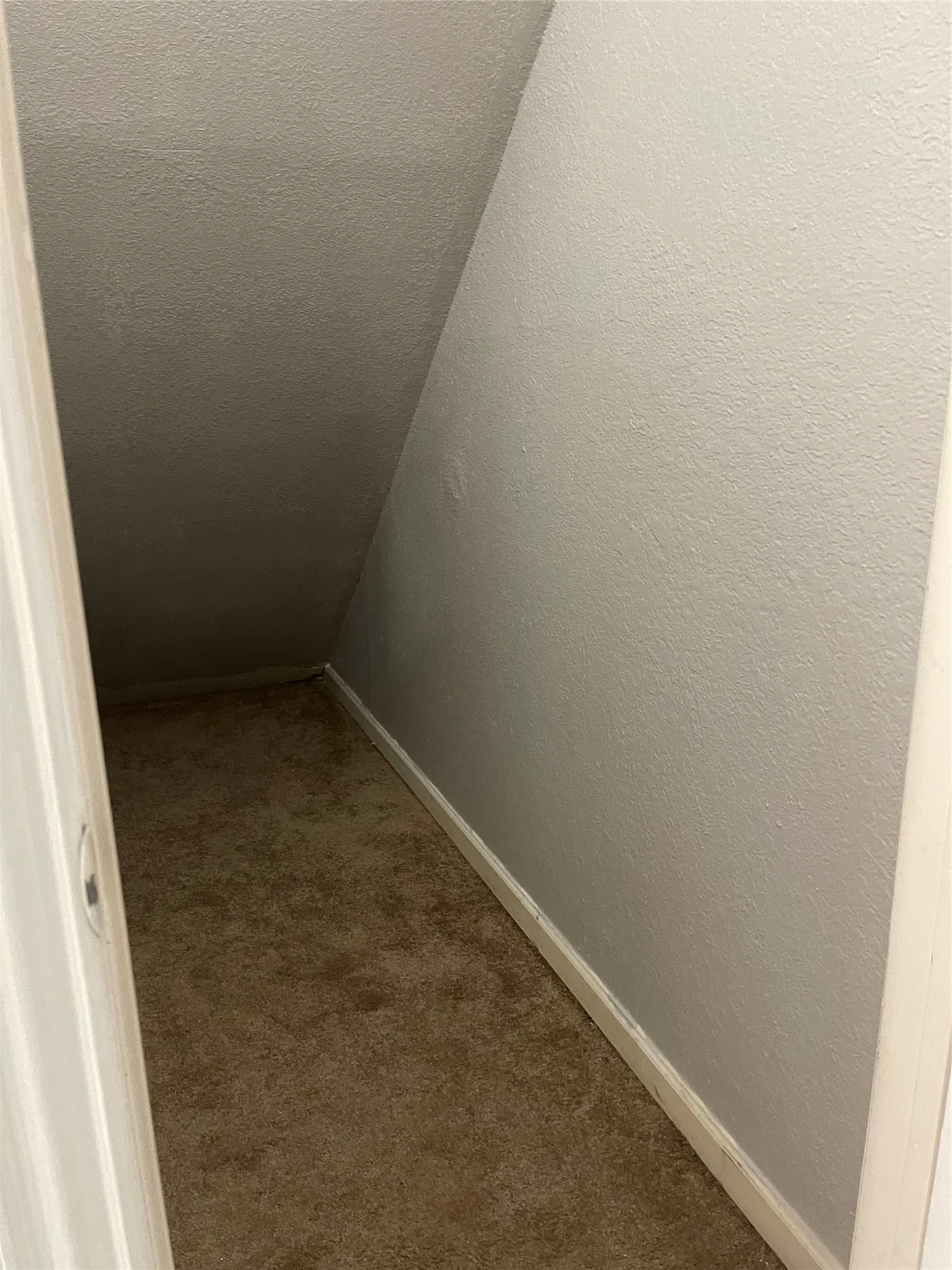 Single Family Residence For Rent in Tarrant County , 6912 Heritage Lane, Fort Worth, Texas 76134, 5 Bedroom, 2 Bathroom, 2 Garage spaces, 2,362 Sqft, built in 1959, mls#21401704, Real Estate Agent in Fort Worth, Homes For Rent in Tarrant county, Homes For Rent in Fort Worth, Realtor in Fort Worth Texas, Real Estate Brokerage Independent Realty Texas, Luminita Cordes Realtor
