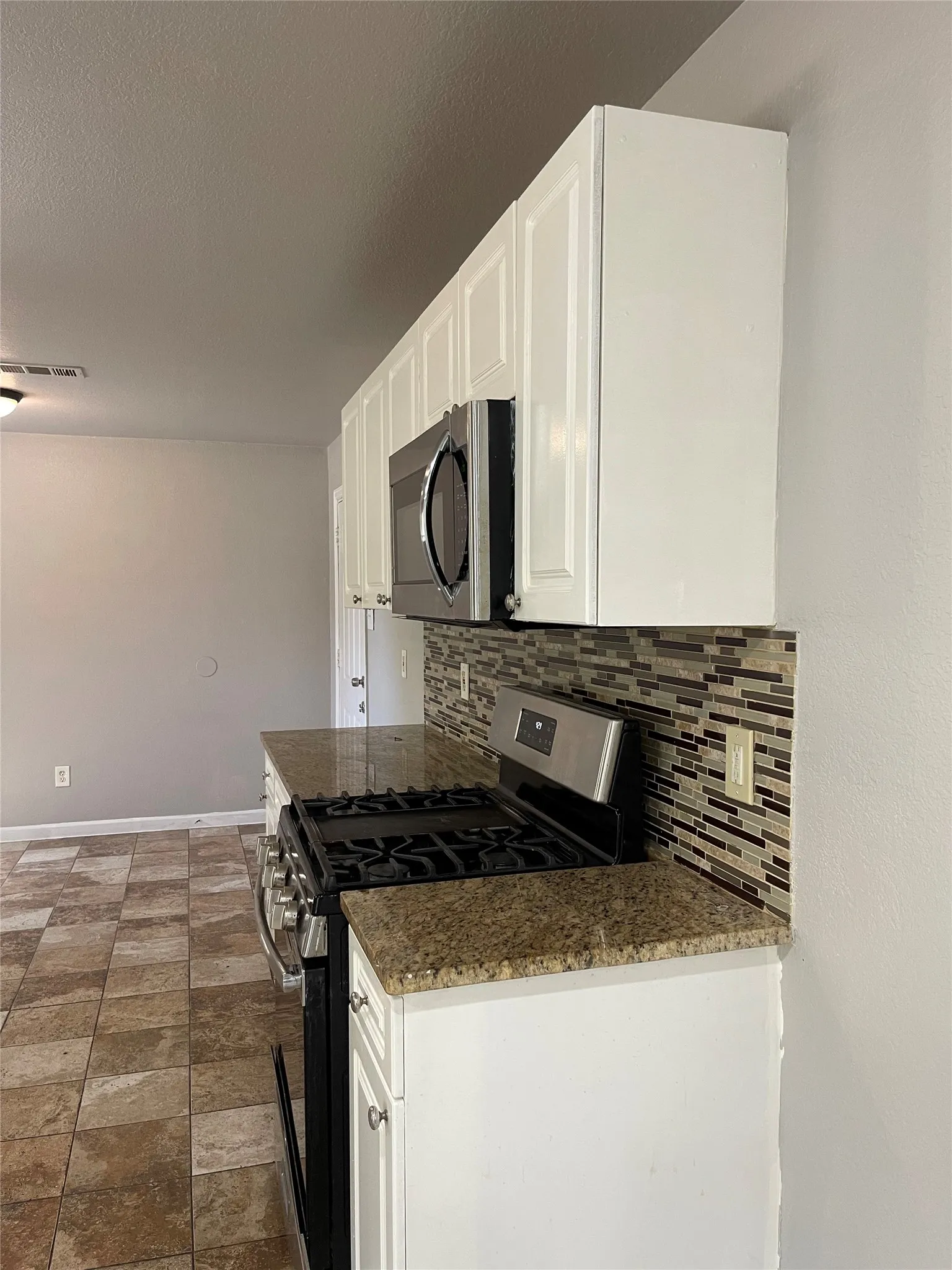 Single Family Residence For Rent in Tarrant County , 6912 Heritage Lane, Fort Worth, Texas 76134, 5 Bedroom, 2 Bathroom, 2 Garage spaces, 2,362 Sqft, built in 1959, mls#21401704, Real Estate Agent in Fort Worth, Homes For Rent in Tarrant county, Homes For Rent in Fort Worth, Realtor in Fort Worth Texas, Real Estate Brokerage Independent Realty Texas, Luminita Cordes Realtor