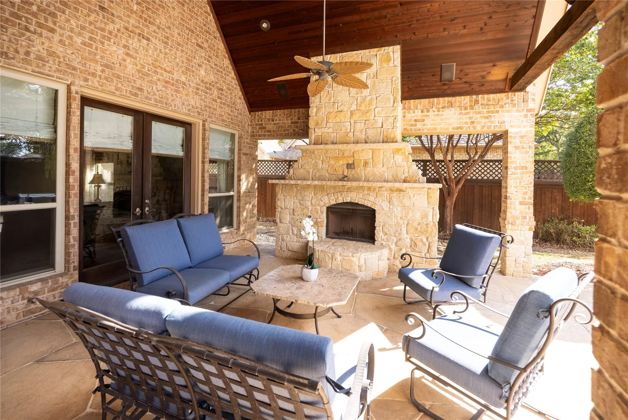Single Family Residence For Sale in Tarrant County , 2109 Miracle Point Drive, Southlake, Texas 76092, 5 Bedroom, 6 Bathroom, 4 Garage spaces, 5,972 Sqft, built in 2006, mls#21399542, Real Estate Agent in Southlake, Homes For Sale in Tarrant county, Homes For Sale in Southlake, Realtor in Southlake Texas, Real Estate Brokerage Independent Realty Texas, Luminita Cordes Realtor