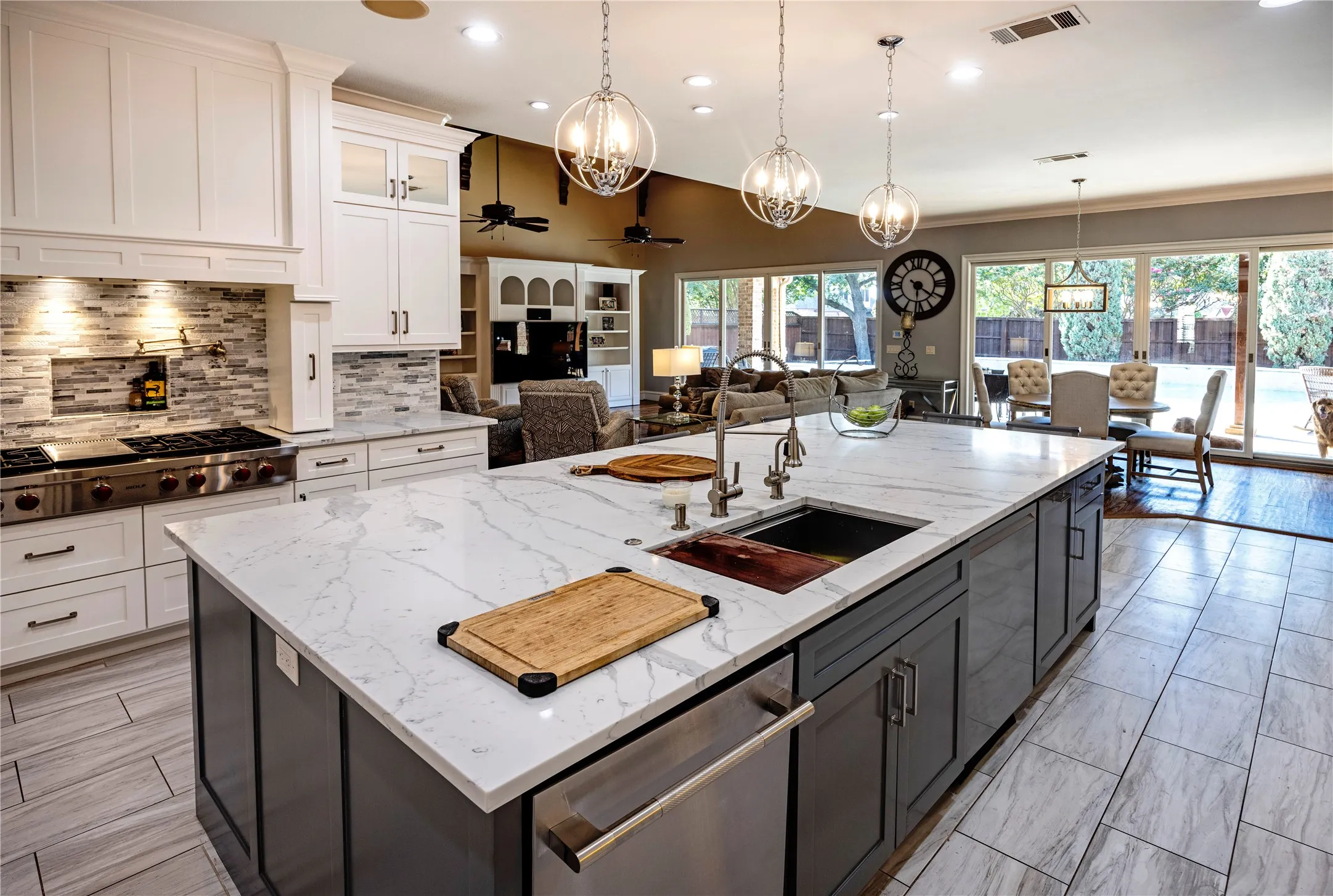 Single Family Residence For Sale in Tarrant County , 2109 Miracle Point Drive, Southlake, Texas 76092, 5 Bedroom, 6 Bathroom, 4 Garage spaces, 5,972 Sqft, built in 2006, mls#21399542, Real Estate Agent in Southlake, Homes For Sale in Tarrant county, Homes For Sale in Southlake, Realtor in Southlake Texas, Real Estate Brokerage Independent Realty Texas, Luminita Cordes Realtor