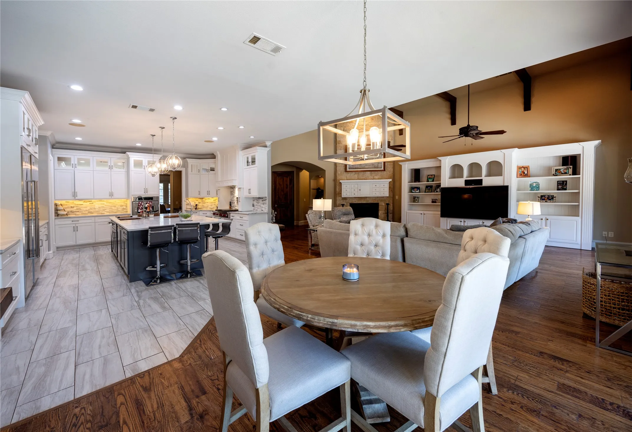 Single Family Residence For Sale in Tarrant County , 2109 Miracle Point Drive, Southlake, Texas 76092, 5 Bedroom, 6 Bathroom, 4 Garage spaces, 5,972 Sqft, built in 2006, mls#21399542, Real Estate Agent in Southlake, Homes For Sale in Tarrant county, Homes For Sale in Southlake, Realtor in Southlake Texas, Real Estate Brokerage Independent Realty Texas, Luminita Cordes Realtor