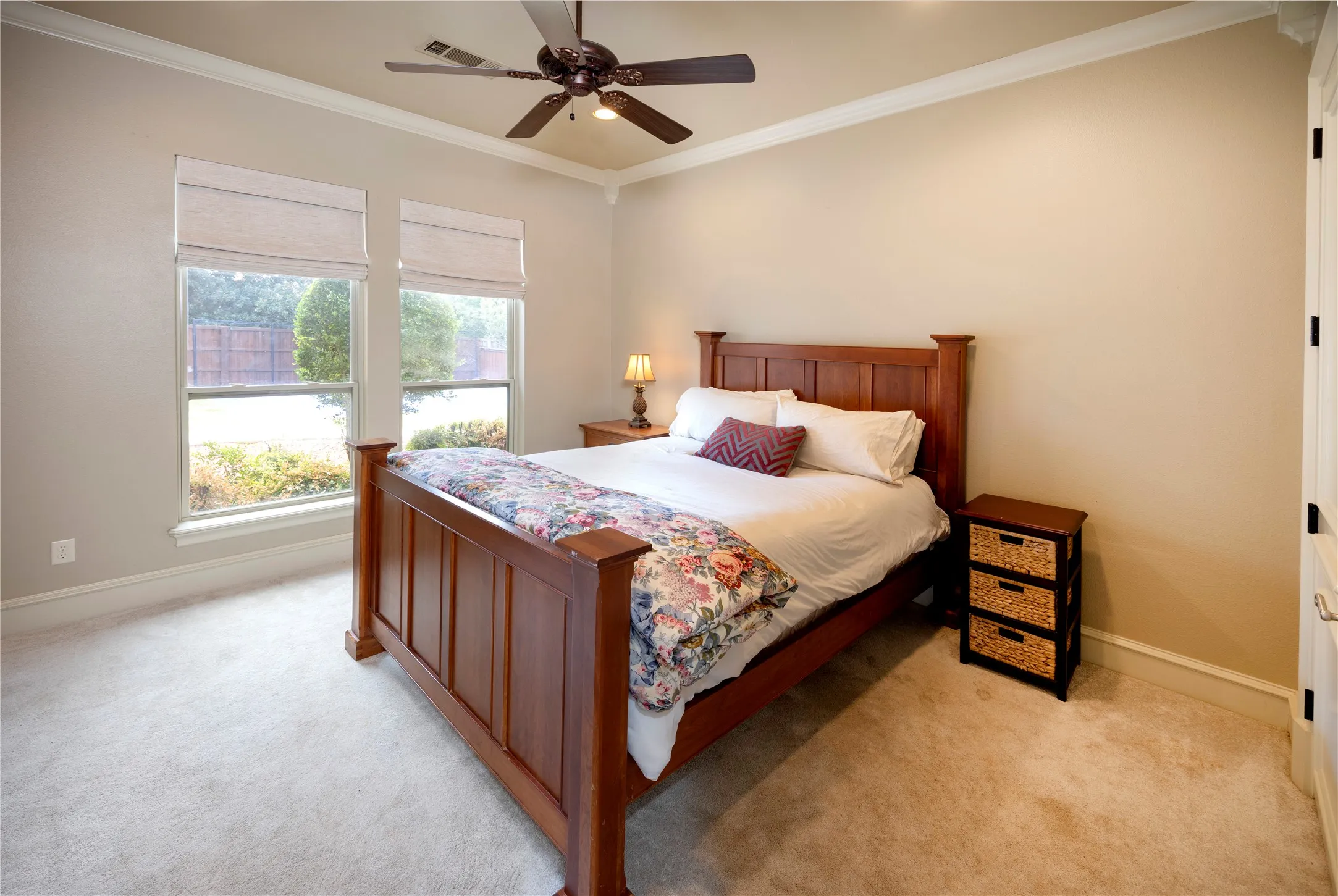 Single Family Residence For Sale in Tarrant County , 2109 Miracle Point Drive, Southlake, Texas 76092, 5 Bedroom, 6 Bathroom, 4 Garage spaces, 5,972 Sqft, built in 2006, mls#21399542, Real Estate Agent in Southlake, Homes For Sale in Tarrant county, Homes For Sale in Southlake, Realtor in Southlake Texas, Real Estate Brokerage Independent Realty Texas, Luminita Cordes Realtor