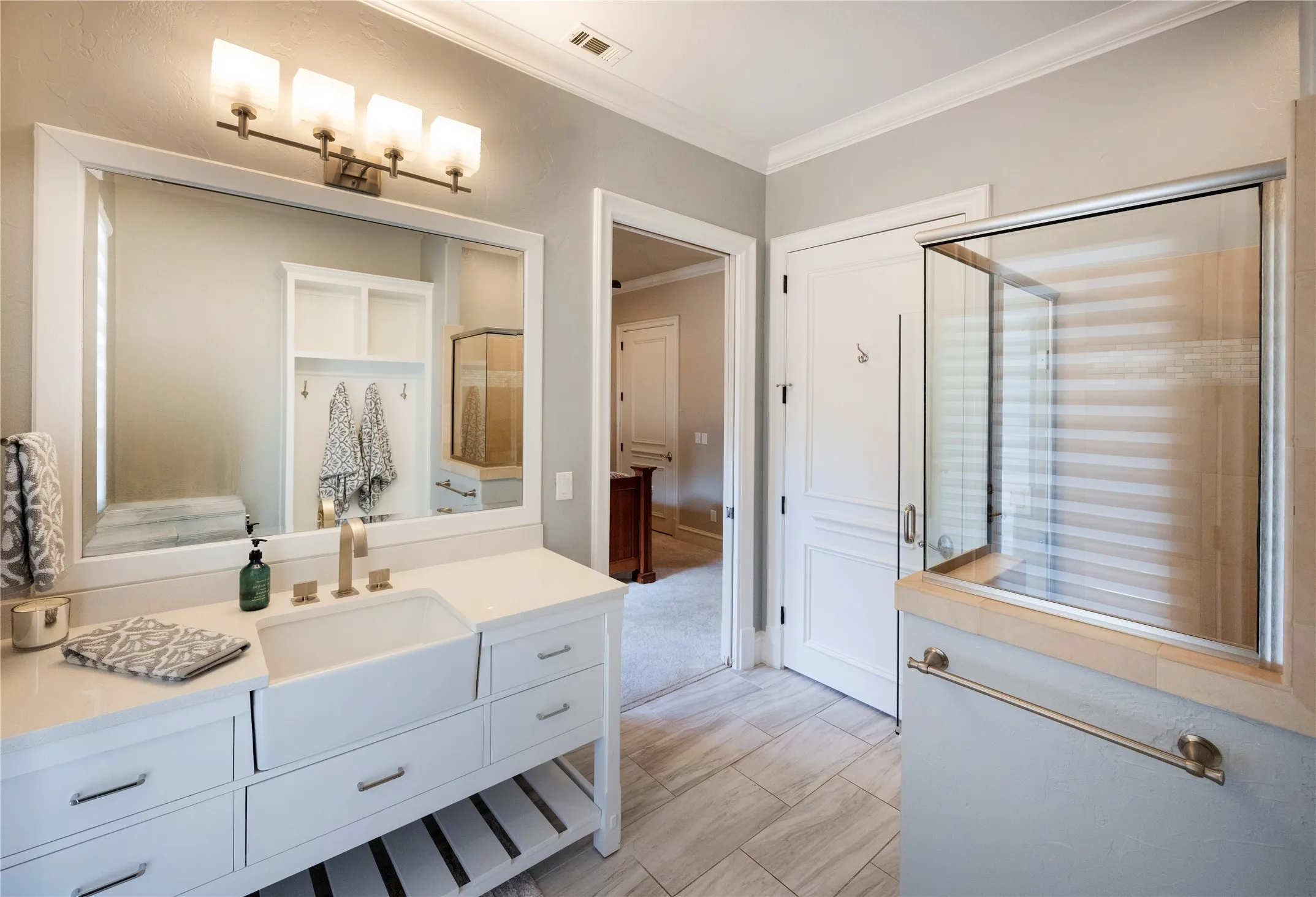 Single Family Residence For Sale in Tarrant County , 2109 Miracle Point Drive, Southlake, Texas 76092, 5 Bedroom, 6 Bathroom, 4 Garage spaces, 5,972 Sqft, built in 2006, mls#21399542, Real Estate Agent in Southlake, Homes For Sale in Tarrant county, Homes For Sale in Southlake, Realtor in Southlake Texas, Real Estate Brokerage Independent Realty Texas, Luminita Cordes Realtor