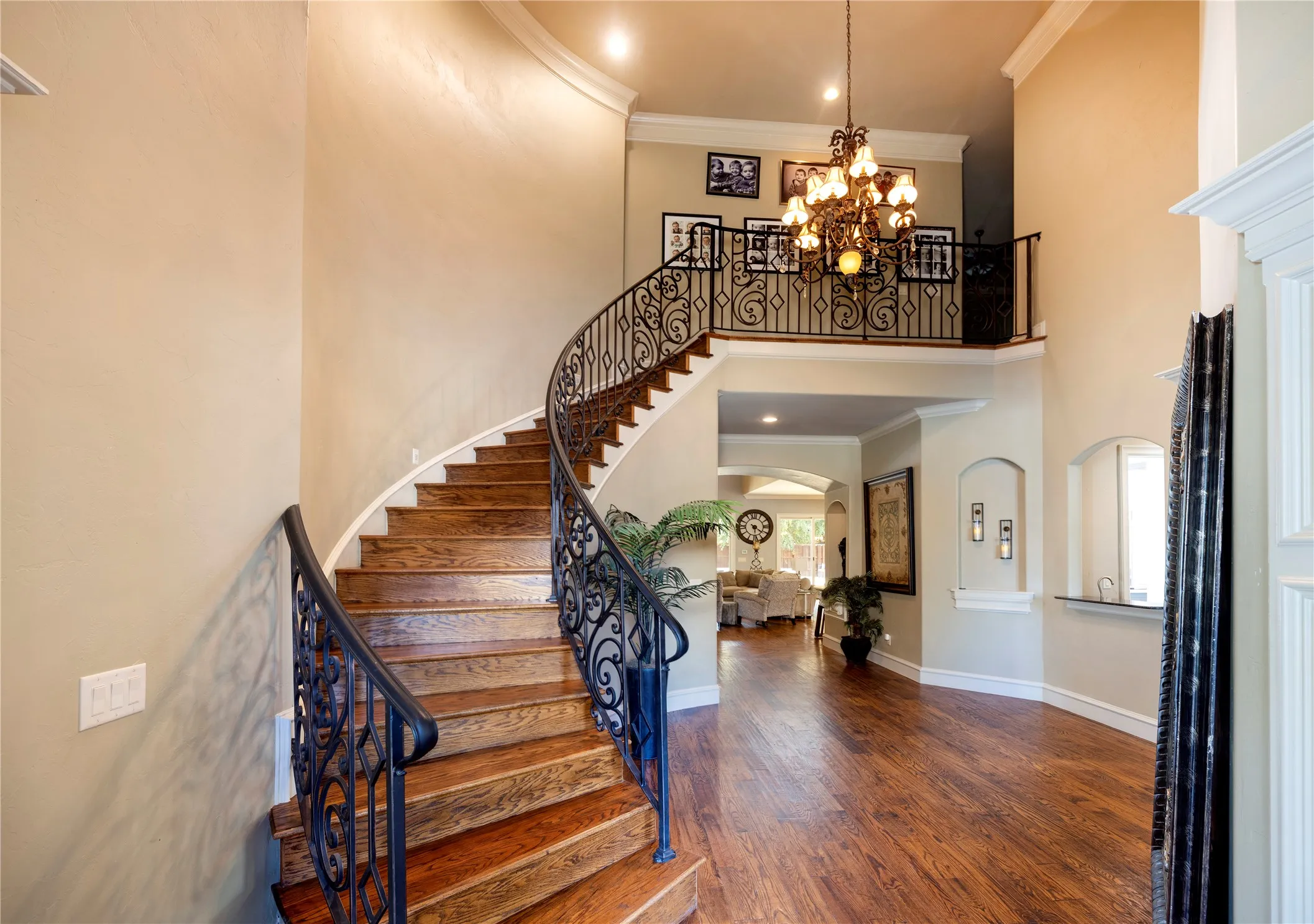 Single Family Residence For Sale in Tarrant County , 2109 Miracle Point Drive, Southlake, Texas 76092, 5 Bedroom, 6 Bathroom, 4 Garage spaces, 5,972 Sqft, built in 2006, mls#21399542, Real Estate Agent in Southlake, Homes For Sale in Tarrant county, Homes For Sale in Southlake, Realtor in Southlake Texas, Real Estate Brokerage Independent Realty Texas, Luminita Cordes Realtor