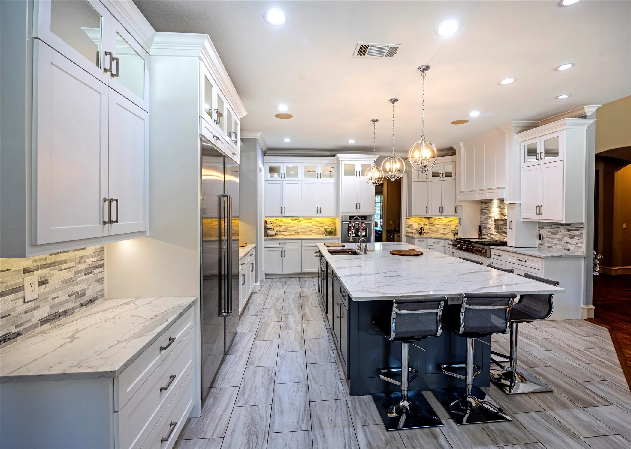 Single Family Residence For Sale in Tarrant County , 2109 Miracle Point Drive, Southlake, Texas 76092, 5 Bedroom, 6 Bathroom, 4 Garage spaces, 5,972 Sqft, built in 2006, mls#21399542, Real Estate Agent in Southlake, Homes For Sale in Tarrant county, Homes For Sale in Southlake, Realtor in Southlake Texas, Real Estate Brokerage Independent Realty Texas, Luminita Cordes Realtor