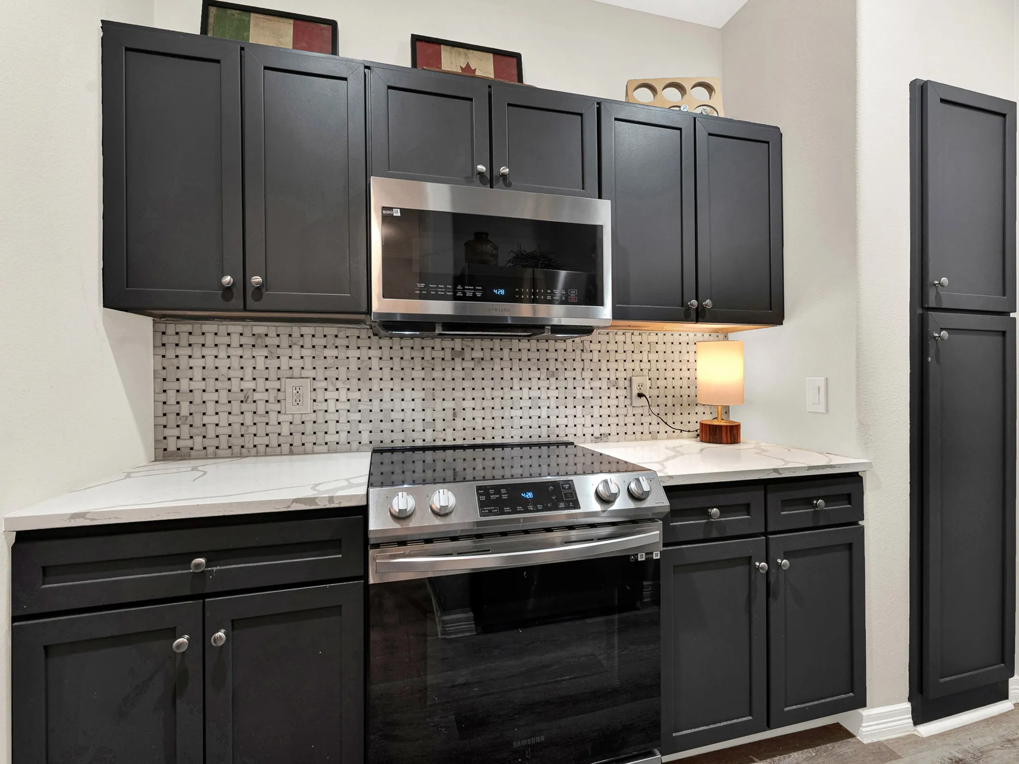 Condominium For Sale in Dallas County , 330 Las Colinas Boulevard E 228, Irving, Texas 75039, 1 Bedroom, 1 Bathroom, 1 Garage spaces, 733 Sqft, built in 2001, mls#21401357, Real Estate Agent in Irving, Homes For Sale in Dallas county, Homes For Sale in Irving, Realtor in Irving Texas, Real Estate Brokerage Independent Realty Texas, Luminita Cordes Realtor