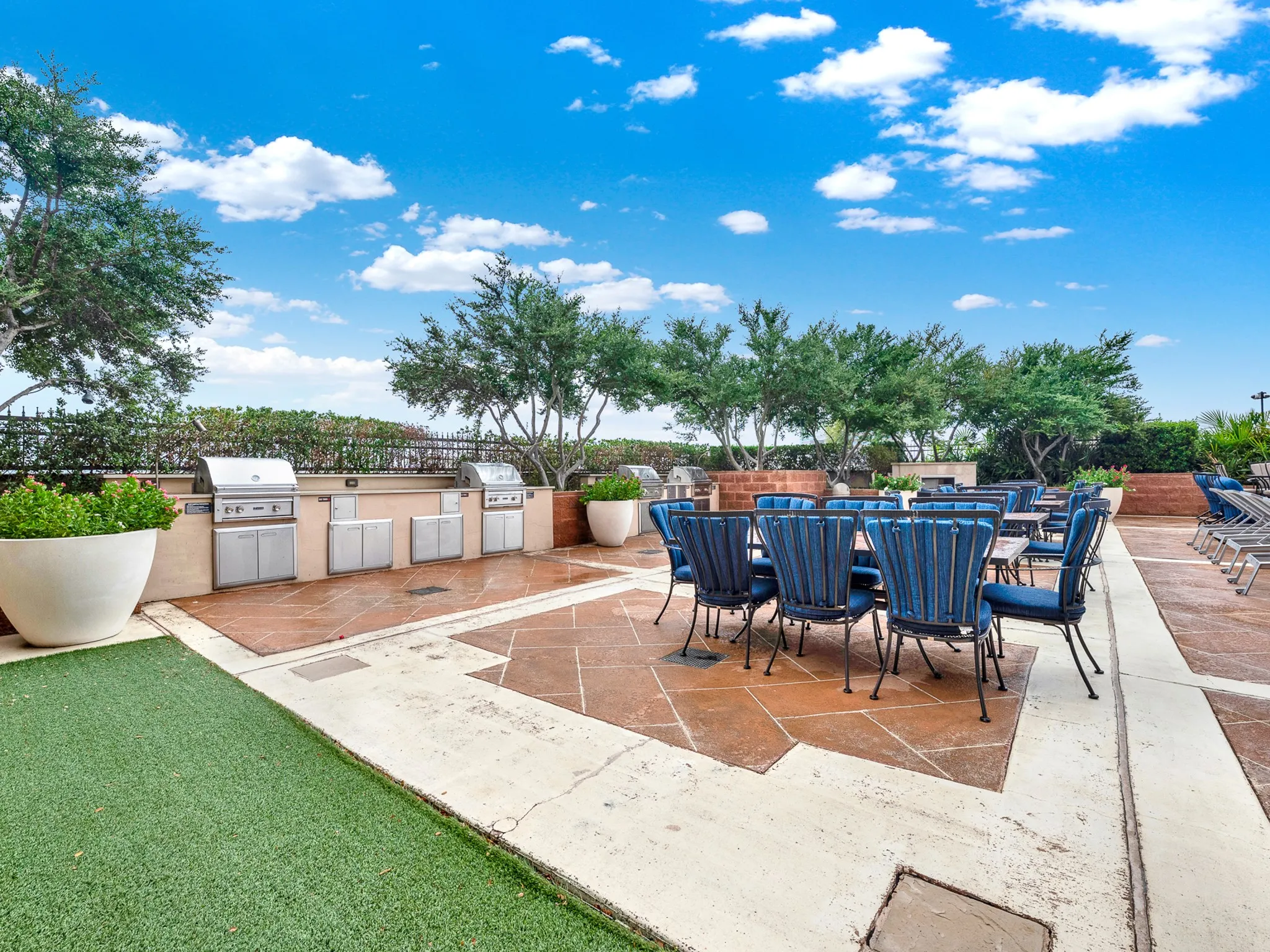 Condominium For Sale in Dallas County , 330 Las Colinas Boulevard E 228, Irving, Texas 75039, 1 Bedroom, 1 Bathroom, 1 Garage spaces, 733 Sqft, built in 2001, mls#21401357, Real Estate Agent in Irving, Homes For Sale in Dallas county, Homes For Sale in Irving, Realtor in Irving Texas, Real Estate Brokerage Independent Realty Texas, Luminita Cordes Realtor