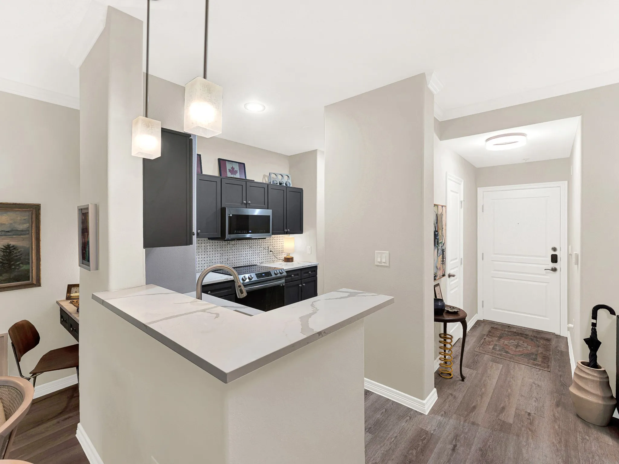 Condominium For Sale in Dallas County , 330 Las Colinas Boulevard E 228, Irving, Texas 75039, 1 Bedroom, 1 Bathroom, 1 Garage spaces, 733 Sqft, built in 2001, mls#21401357, Real Estate Agent in Irving, Homes For Sale in Dallas county, Homes For Sale in Irving, Realtor in Irving Texas, Real Estate Brokerage Independent Realty Texas, Luminita Cordes Realtor