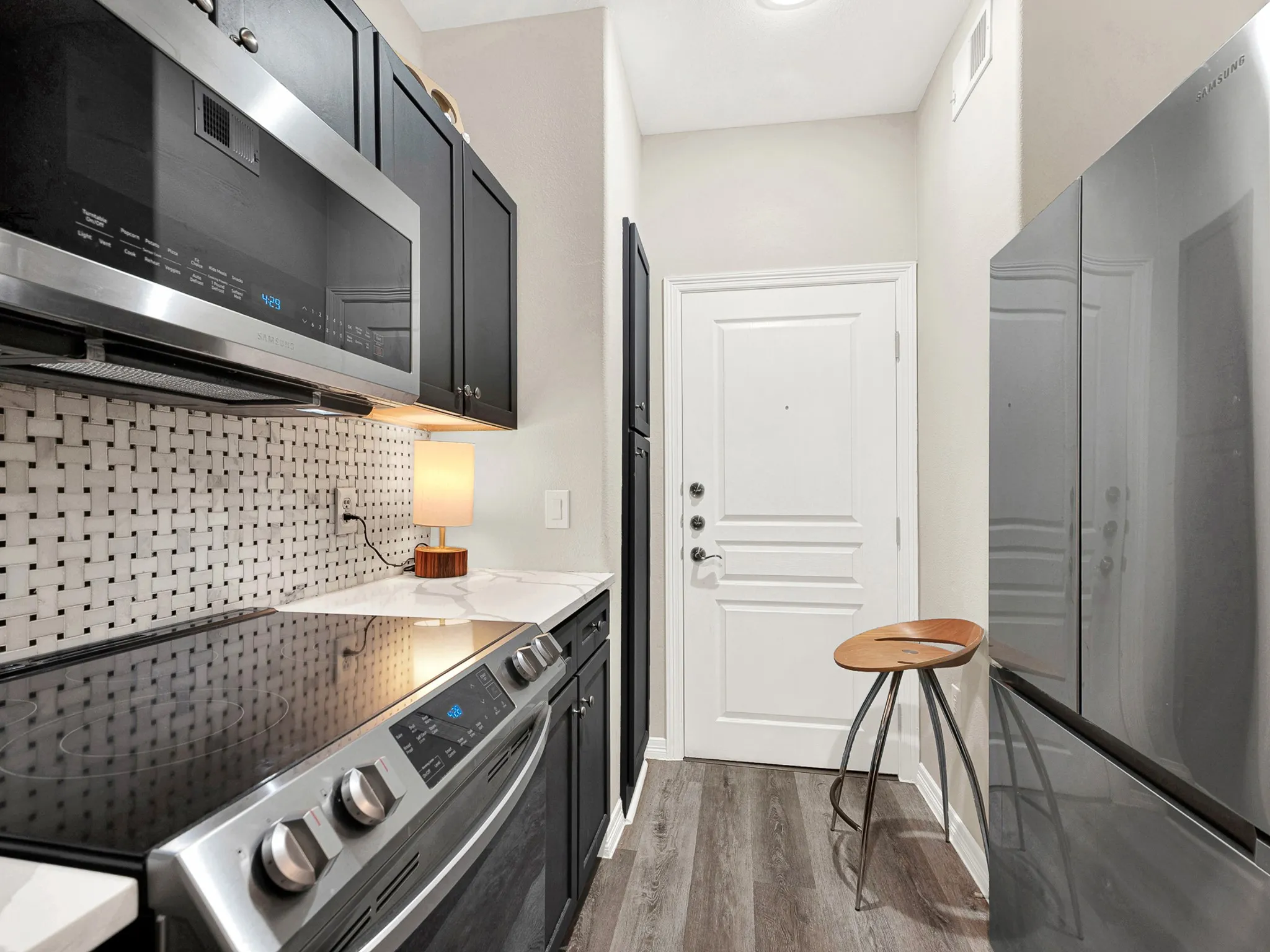 Condominium For Sale in Dallas County , 330 Las Colinas Boulevard E 228, Irving, Texas 75039, 1 Bedroom, 1 Bathroom, 1 Garage spaces, 733 Sqft, built in 2001, mls#21401357, Real Estate Agent in Irving, Homes For Sale in Dallas county, Homes For Sale in Irving, Realtor in Irving Texas, Real Estate Brokerage Independent Realty Texas, Luminita Cordes Realtor