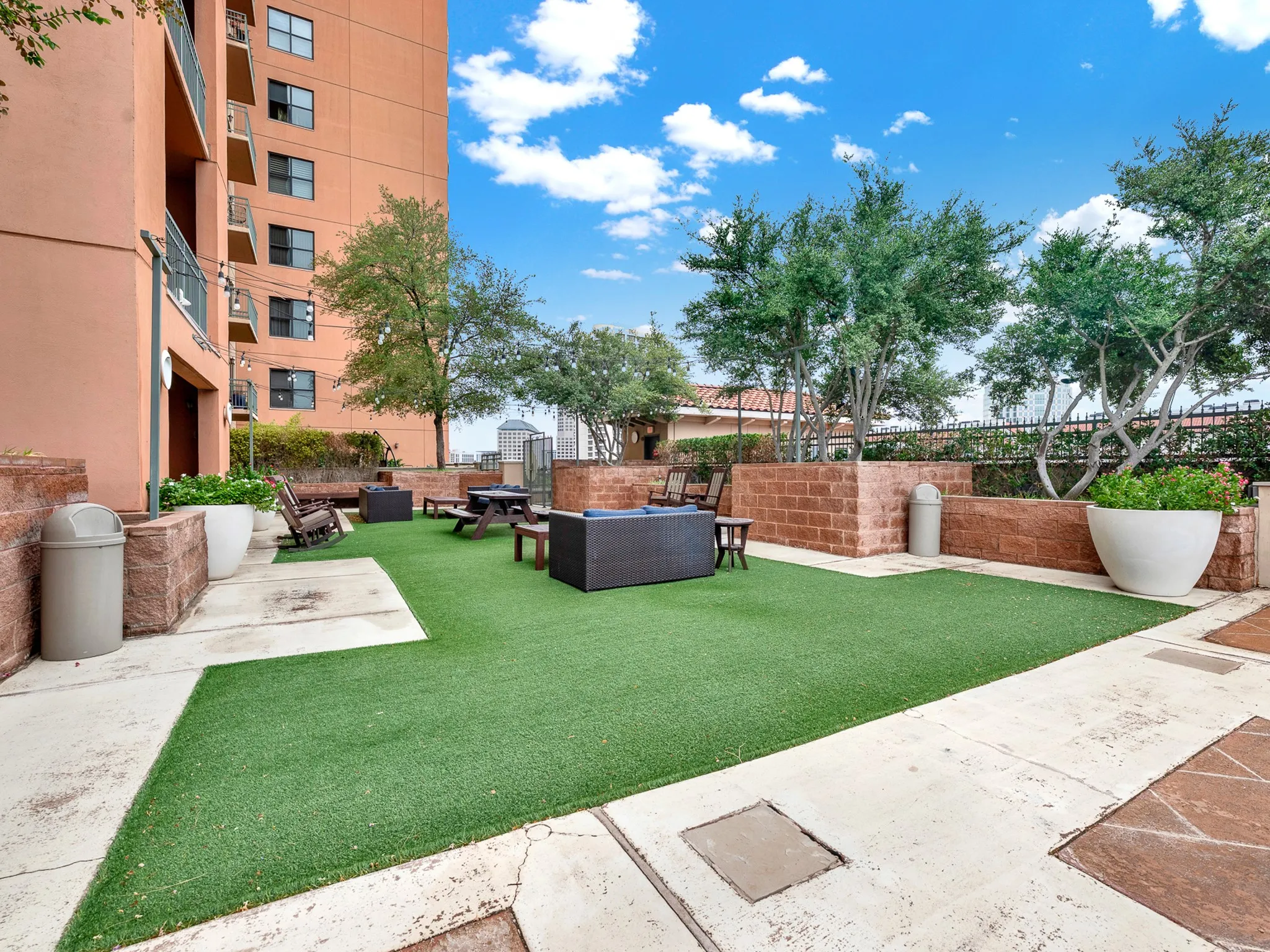 Condominium For Sale in Dallas County , 330 Las Colinas Boulevard E 228, Irving, Texas 75039, 1 Bedroom, 1 Bathroom, 1 Garage spaces, 733 Sqft, built in 2001, mls#21401357, Real Estate Agent in Irving, Homes For Sale in Dallas county, Homes For Sale in Irving, Realtor in Irving Texas, Real Estate Brokerage Independent Realty Texas, Luminita Cordes Realtor
