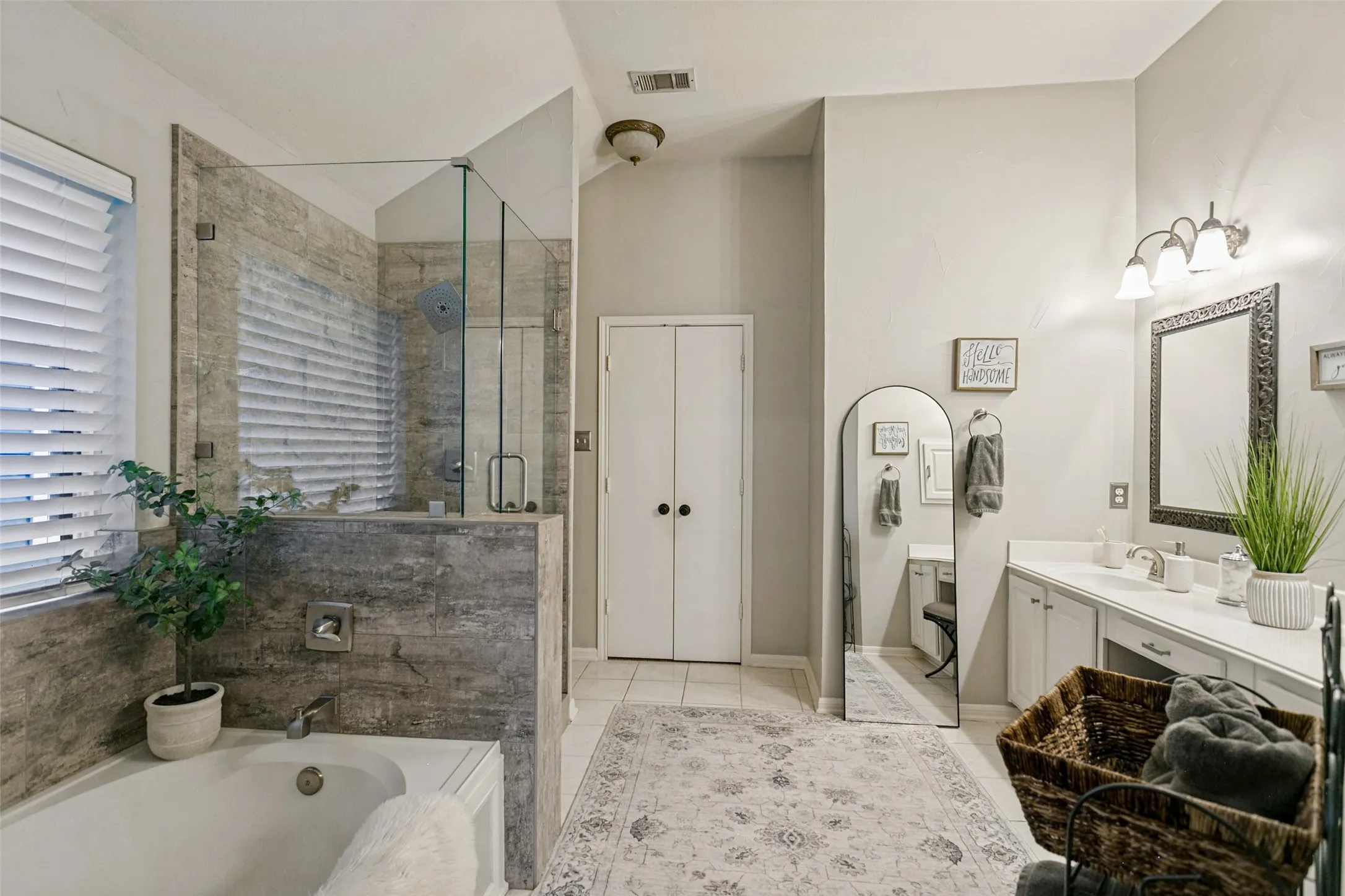 Single Family Residence For Sale in Collin County , 838 Heritage Parkway S, Allen, Texas 75002, 4 Bedroom, 3 Bathroom, 2 Garage spaces, 2,340 Sqft, built in 1994, mls#21400066, Real Estate Agent in Allen, Homes For Sale in Collin county, Homes For Sale in Allen, Realtor in Allen Texas, Real Estate Brokerage Independent Realty Texas, Luminita Cordes Realtor