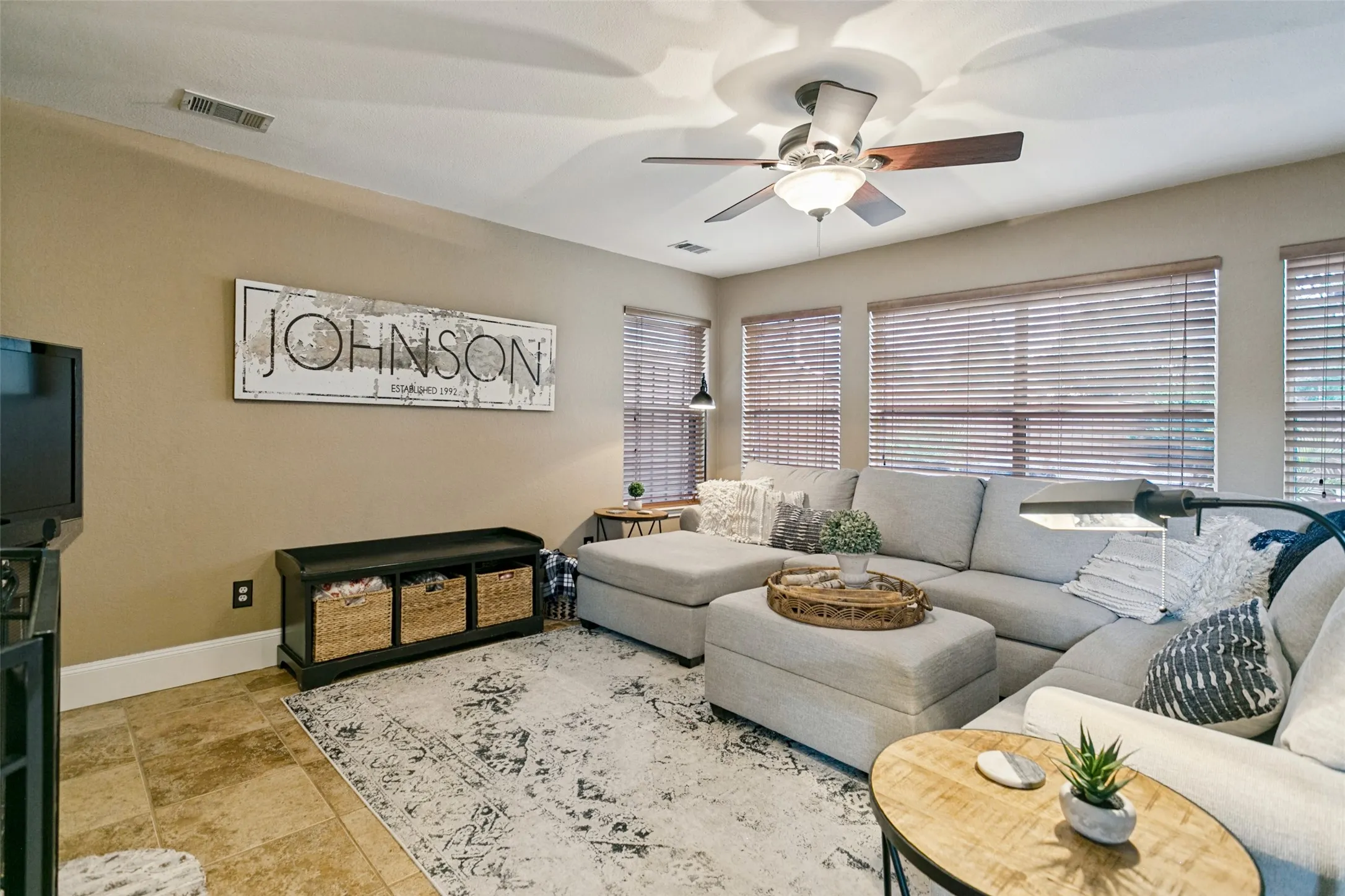 Single Family Residence For Sale in Collin County , 838 Heritage Parkway S, Allen, Texas 75002, 4 Bedroom, 3 Bathroom, 2 Garage spaces, 2,340 Sqft, built in 1994, mls#21400066, Real Estate Agent in Allen, Homes For Sale in Collin county, Homes For Sale in Allen, Realtor in Allen Texas, Real Estate Brokerage Independent Realty Texas, Luminita Cordes Realtor