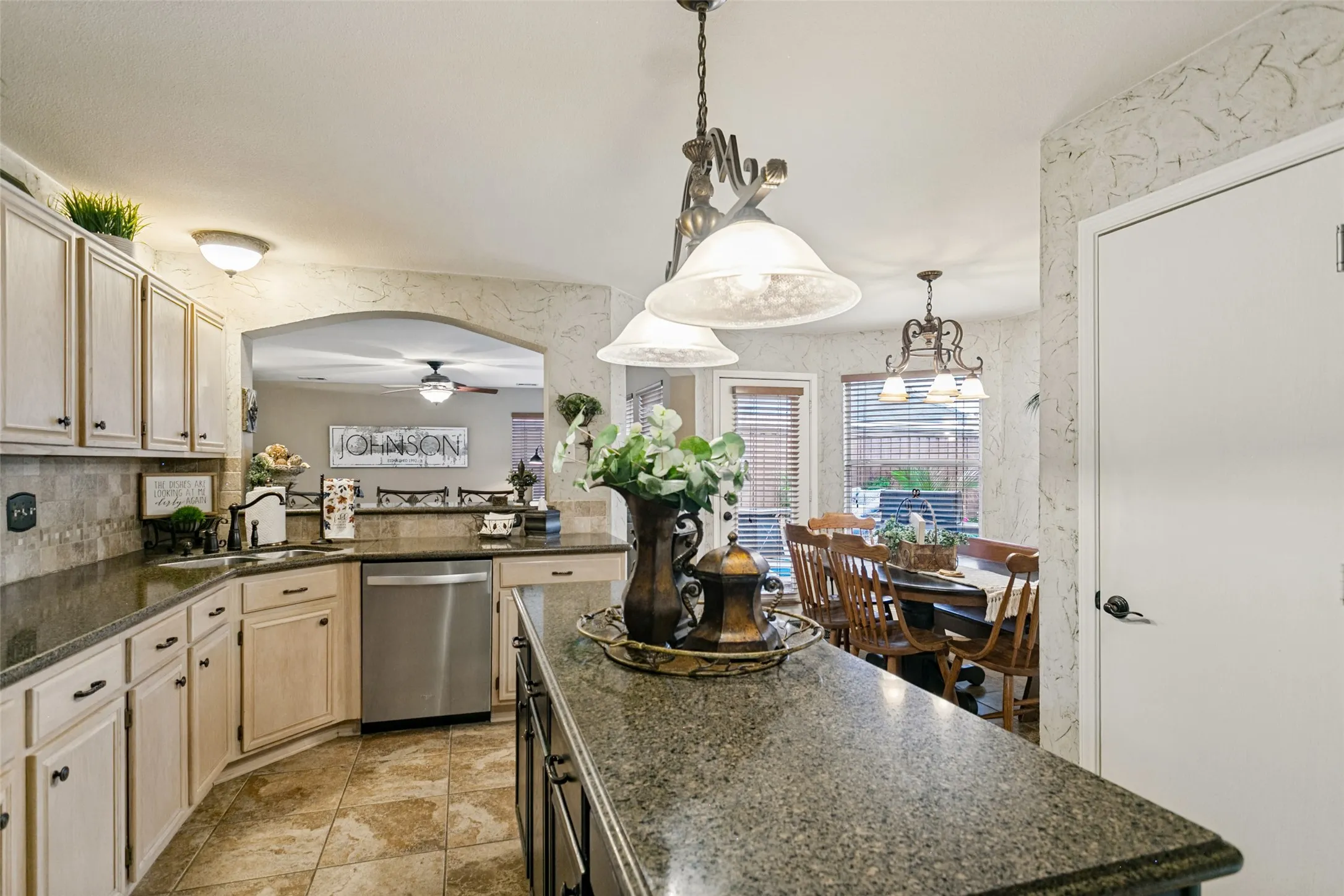 Single Family Residence For Sale in Collin County , 838 Heritage Parkway S, Allen, Texas 75002, 4 Bedroom, 3 Bathroom, 2 Garage spaces, 2,340 Sqft, built in 1994, mls#21400066, Real Estate Agent in Allen, Homes For Sale in Collin county, Homes For Sale in Allen, Realtor in Allen Texas, Real Estate Brokerage Independent Realty Texas, Luminita Cordes Realtor