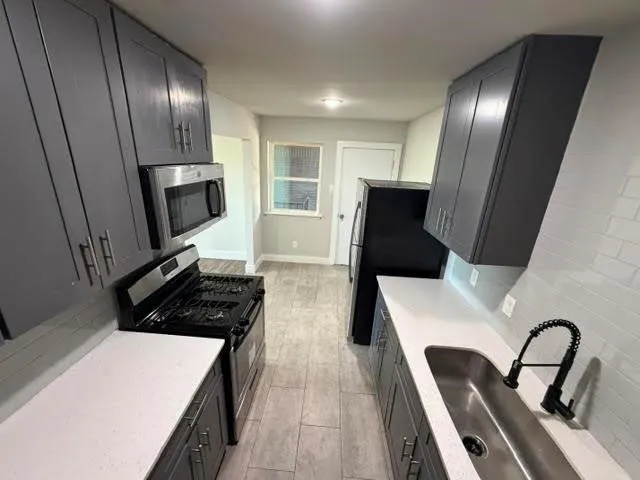 Apartment For Rent in Dallas County , 723 N Marsalis Avenue 205, Dallas, Texas 75203, 2 Bedroom, 1 Bathroom, Garage spaces, 753 Sqft, built in 1961, mls#21401714, Real Estate Agent in Dallas, Homes For Rent in Dallas county, Homes For Rent in Dallas, Realtor in Dallas Texas, Real Estate Brokerage Independent Realty Texas, Luminita Cordes Realtor