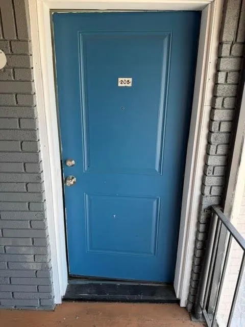 Apartment For Rent in Dallas County , 723 N Marsalis Avenue 205, Dallas, Texas 75203, 2 Bedroom, 1 Bathroom, Garage spaces, 753 Sqft, built in 1961, mls#21401714, Real Estate Agent in Dallas, Homes For Rent in Dallas county, Homes For Rent in Dallas, Realtor in Dallas Texas, Real Estate Brokerage Independent Realty Texas, Luminita Cordes Realtor