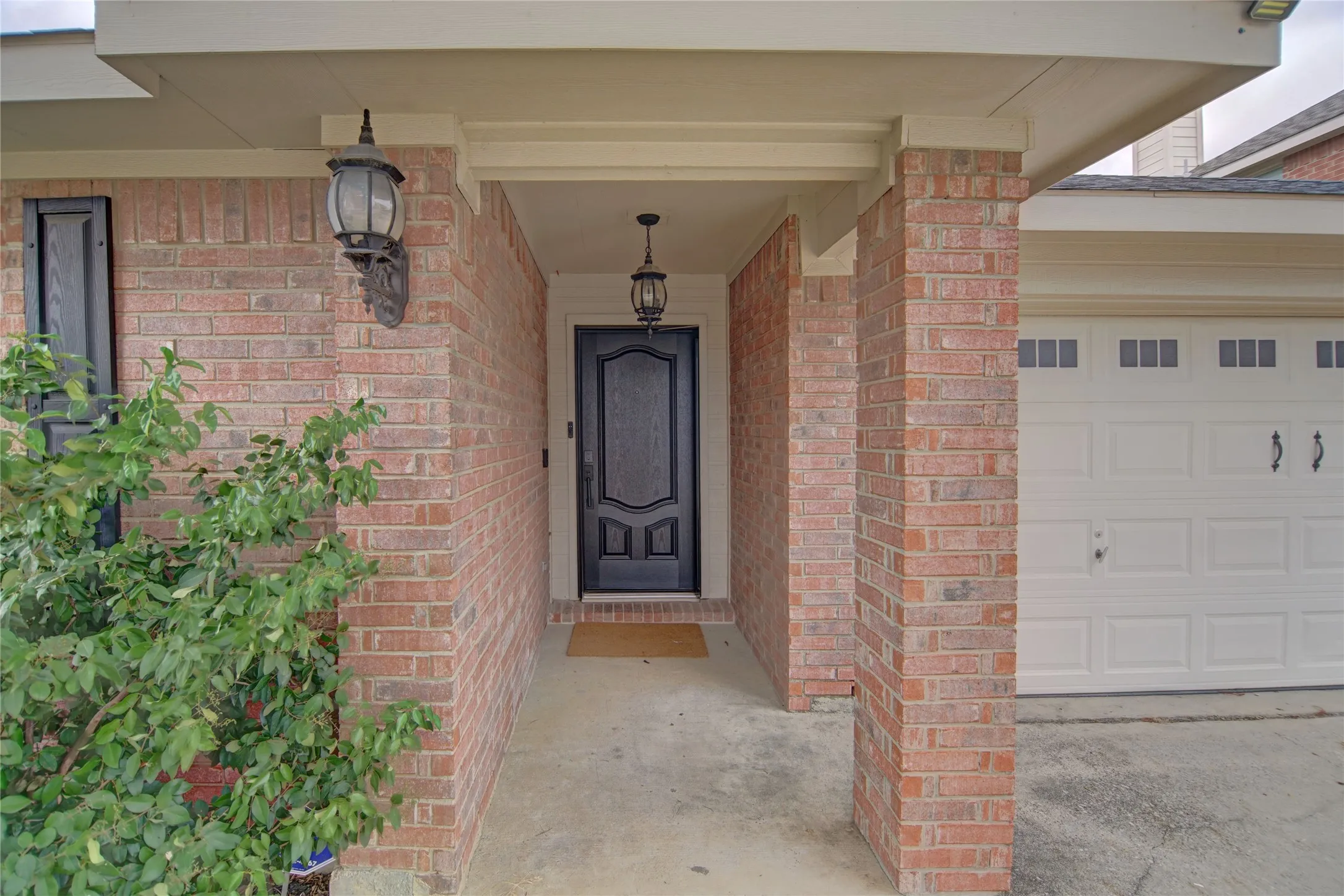 Single Family Residence For Sale in Tarrant County , 5725 Lionfish Way, Fort Worth, Texas 76131, 3 Bedroom, 2 Bathroom, 2 Garage spaces, 1,839 Sqft, built in 2004, mls#21401698, Real Estate Agent in Fort Worth, Homes For Sale in Tarrant county, Homes For Sale in Fort Worth, Realtor in Fort Worth Texas, Real Estate Brokerage Independent Realty Texas, Luminita Cordes Realtor