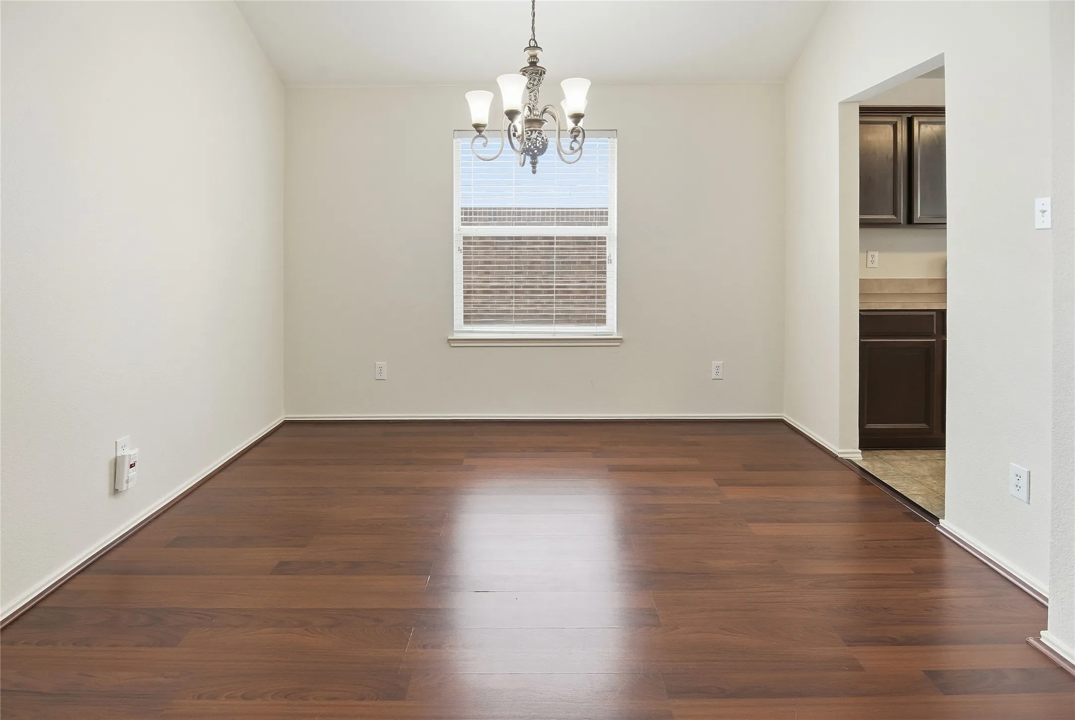 Single Family Residence For Sale in Tarrant County , 5725 Lionfish Way, Fort Worth, Texas 76131, 3 Bedroom, 2 Bathroom, 2 Garage spaces, 1,839 Sqft, built in 2004, mls#21401698, Real Estate Agent in Fort Worth, Homes For Sale in Tarrant county, Homes For Sale in Fort Worth, Realtor in Fort Worth Texas, Real Estate Brokerage Independent Realty Texas, Luminita Cordes Realtor