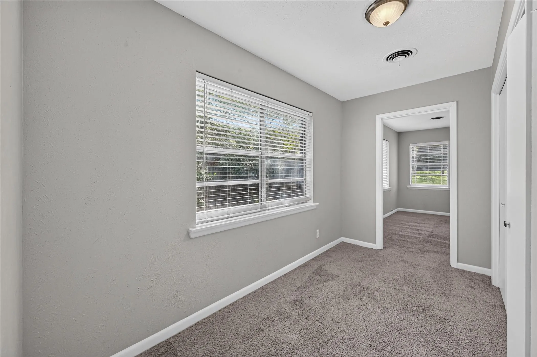 Single Family Residence For Sale in Tarrant County , 1708 Cimarron Trail, Hurst, Texas 76054, 4 Bedroom, 2 Bathroom, 2 Garage spaces, 2,421 Sqft, built in 1962, mls#21401708, Real Estate Agent in Hurst, Homes For Sale in Tarrant county, Homes For Sale in Hurst, Realtor in Hurst Texas, Real Estate Brokerage Independent Realty Texas, Luminita Cordes Realtor