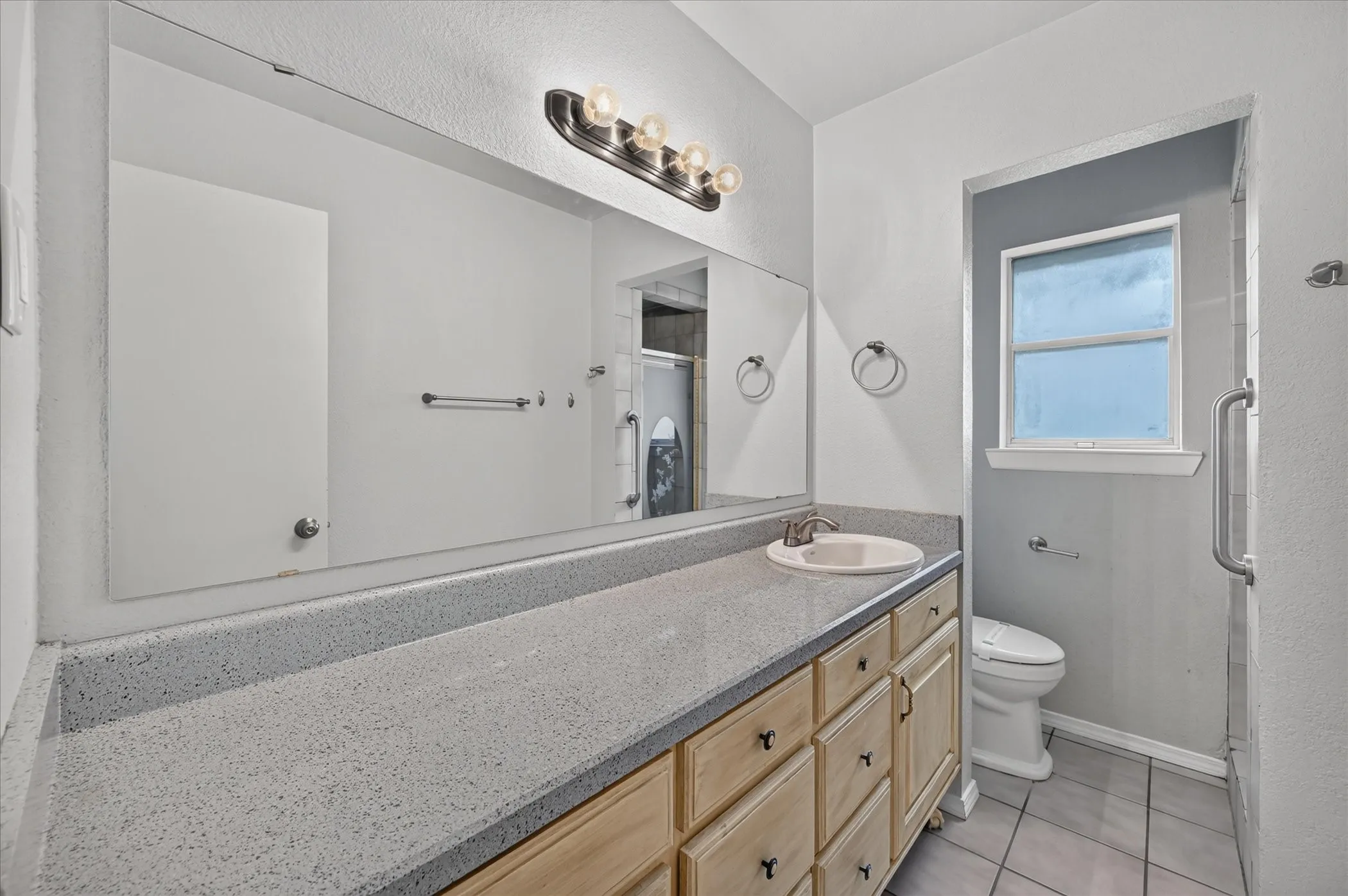 Single Family Residence For Sale in Tarrant County , 1708 Cimarron Trail, Hurst, Texas 76054, 4 Bedroom, 2 Bathroom, 2 Garage spaces, 2,421 Sqft, built in 1962, mls#21401708, Real Estate Agent in Hurst, Homes For Sale in Tarrant county, Homes For Sale in Hurst, Realtor in Hurst Texas, Real Estate Brokerage Independent Realty Texas, Luminita Cordes Realtor