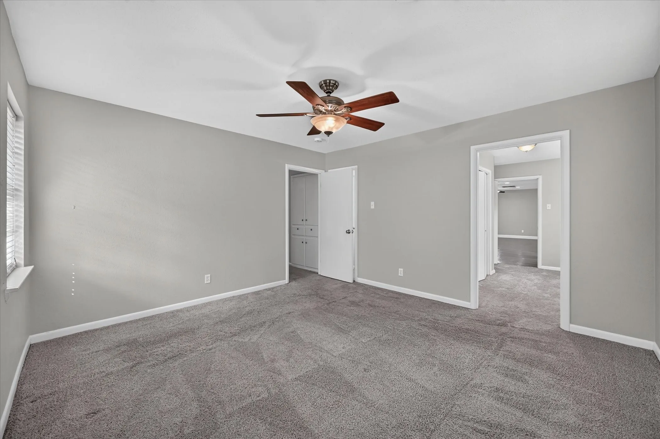 Single Family Residence For Sale in Tarrant County , 1708 Cimarron Trail, Hurst, Texas 76054, 4 Bedroom, 2 Bathroom, 2 Garage spaces, 2,421 Sqft, built in 1962, mls#21401708, Real Estate Agent in Hurst, Homes For Sale in Tarrant county, Homes For Sale in Hurst, Realtor in Hurst Texas, Real Estate Brokerage Independent Realty Texas, Luminita Cordes Realtor
