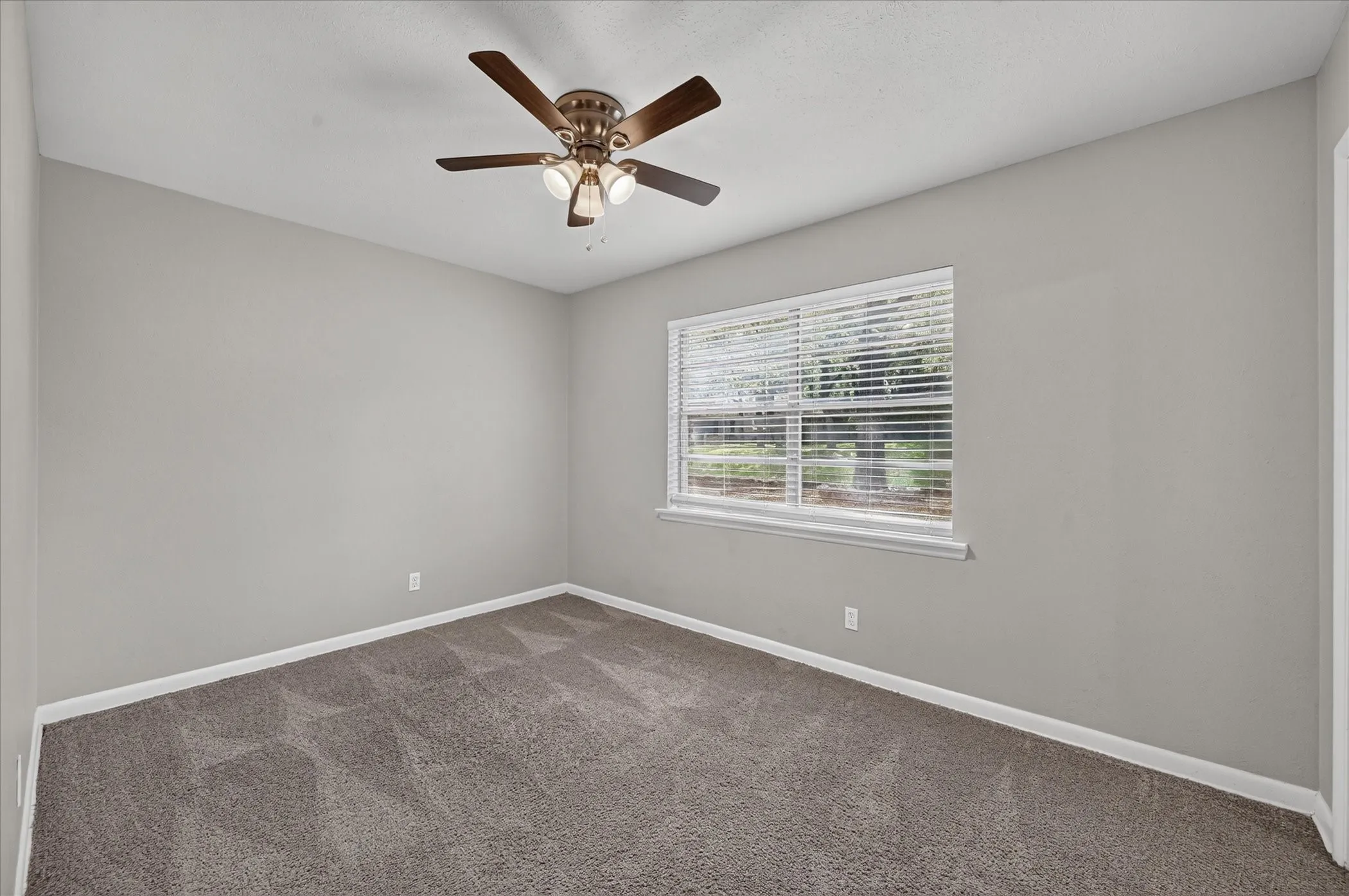 Single Family Residence For Sale in Tarrant County , 1708 Cimarron Trail, Hurst, Texas 76054, 4 Bedroom, 2 Bathroom, 2 Garage spaces, 2,421 Sqft, built in 1962, mls#21401708, Real Estate Agent in Hurst, Homes For Sale in Tarrant county, Homes For Sale in Hurst, Realtor in Hurst Texas, Real Estate Brokerage Independent Realty Texas, Luminita Cordes Realtor