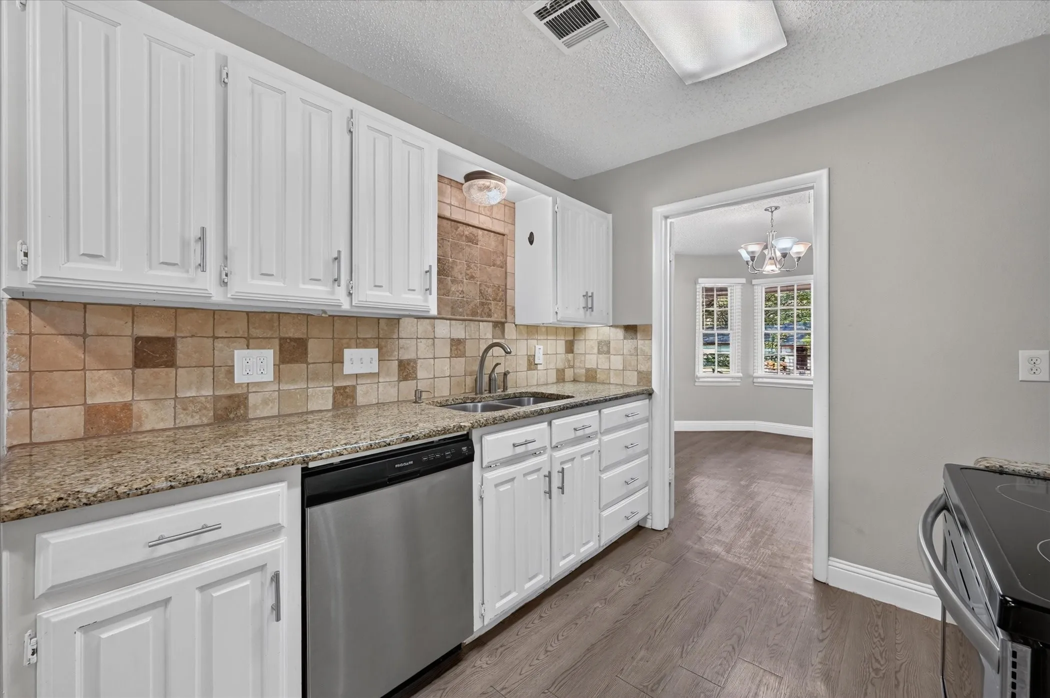 Single Family Residence For Sale in Tarrant County , 1708 Cimarron Trail, Hurst, Texas 76054, 4 Bedroom, 2 Bathroom, 2 Garage spaces, 2,421 Sqft, built in 1962, mls#21401708, Real Estate Agent in Hurst, Homes For Sale in Tarrant county, Homes For Sale in Hurst, Realtor in Hurst Texas, Real Estate Brokerage Independent Realty Texas, Luminita Cordes Realtor