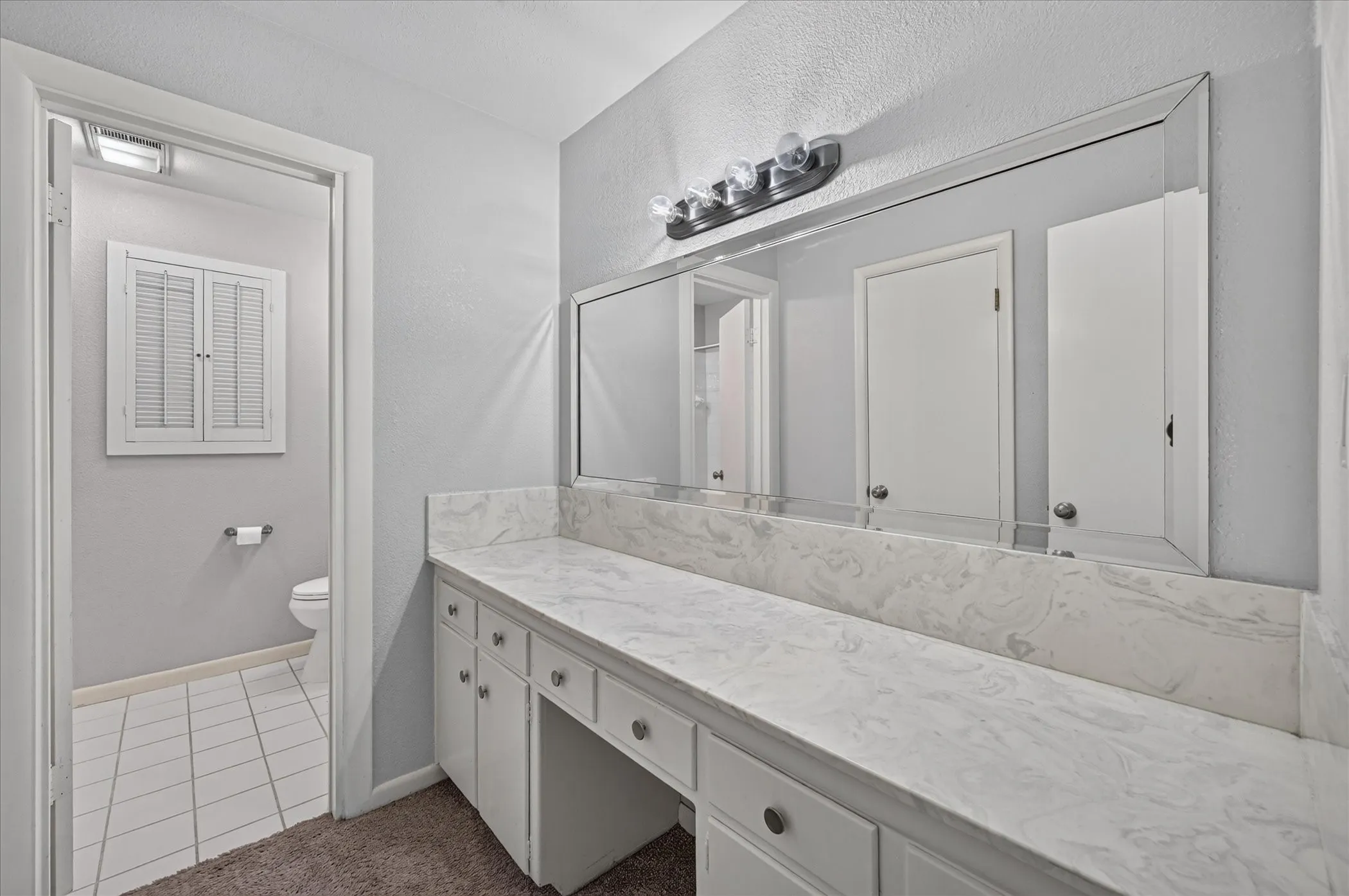 Single Family Residence For Sale in Tarrant County , 1708 Cimarron Trail, Hurst, Texas 76054, 4 Bedroom, 2 Bathroom, 2 Garage spaces, 2,421 Sqft, built in 1962, mls#21401708, Real Estate Agent in Hurst, Homes For Sale in Tarrant county, Homes For Sale in Hurst, Realtor in Hurst Texas, Real Estate Brokerage Independent Realty Texas, Luminita Cordes Realtor