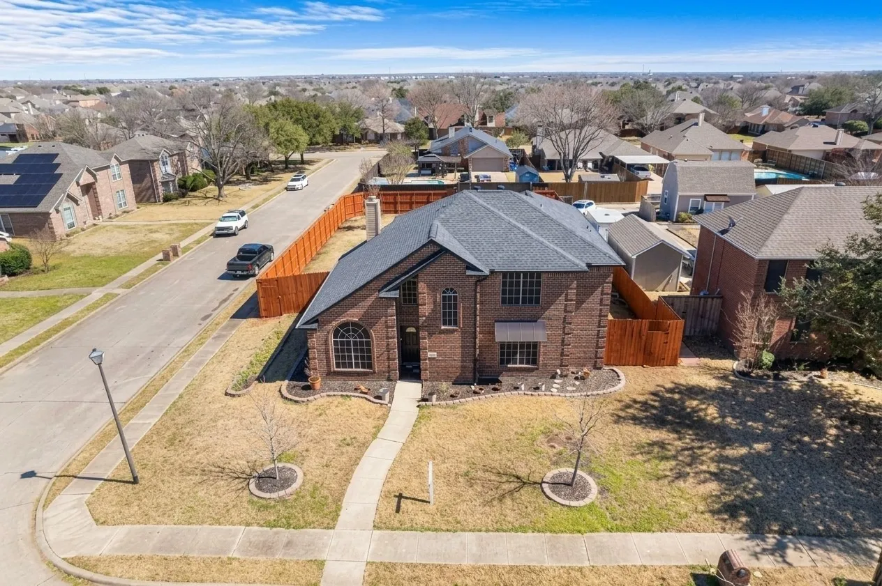 Single Family Residence For Sale in Collin County , 7022 Cottonwood Circle, Sachse, Texas 75048, 4 Bedroom, 3 Bathroom, 2 Garage spaces, 2,617 Sqft, built in 1994, mls#21401603, Real Estate Agent in Sachse, Homes For Sale in Collin county, Homes For Sale in Sachse, Realtor in Sachse Texas, Real Estate Brokerage Independent Realty Texas, Luminita Cordes Realtor