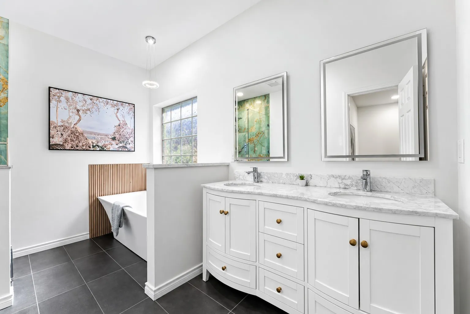 Single Family Residence For Sale in Collin County , 7022 Cottonwood Circle, Sachse, Texas 75048, 4 Bedroom, 3 Bathroom, 2 Garage spaces, 2,617 Sqft, built in 1994, mls#21401603, Real Estate Agent in Sachse, Homes For Sale in Collin county, Homes For Sale in Sachse, Realtor in Sachse Texas, Real Estate Brokerage Independent Realty Texas, Luminita Cordes Realtor