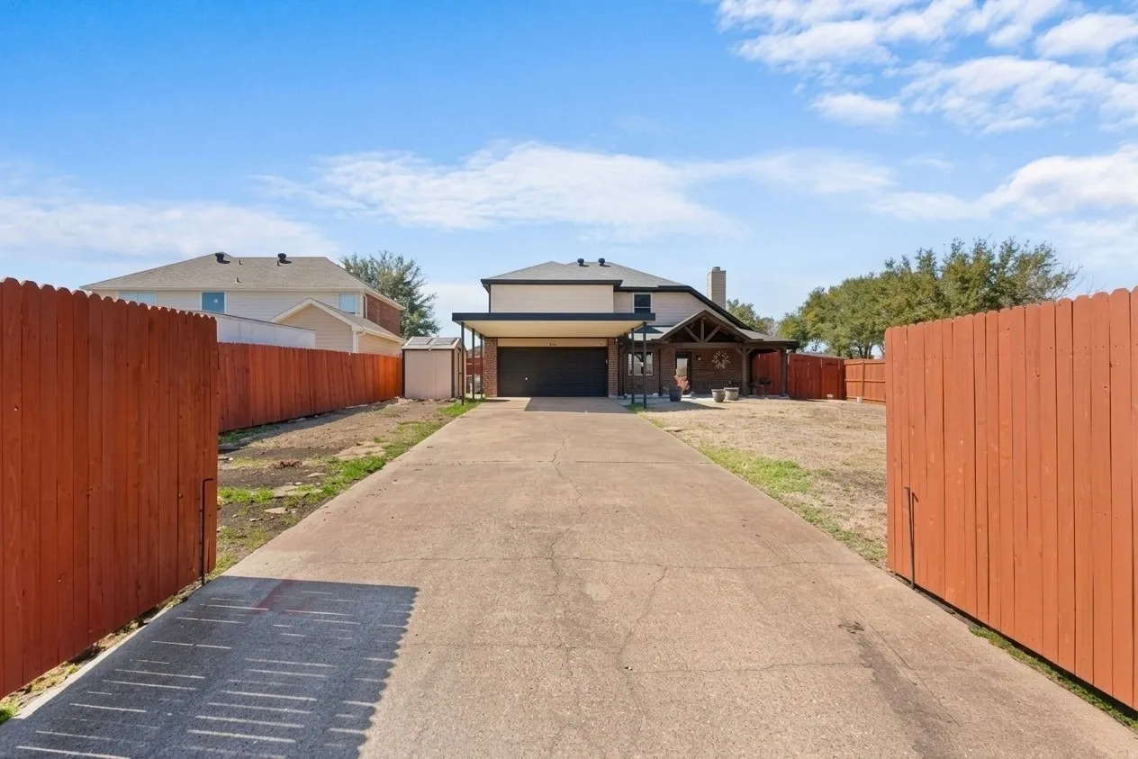 Single Family Residence For Sale in Collin County , 7022 Cottonwood Circle, Sachse, Texas 75048, 4 Bedroom, 3 Bathroom, 2 Garage spaces, 2,617 Sqft, built in 1994, mls#21401603, Real Estate Agent in Sachse, Homes For Sale in Collin county, Homes For Sale in Sachse, Realtor in Sachse Texas, Real Estate Brokerage Independent Realty Texas, Luminita Cordes Realtor