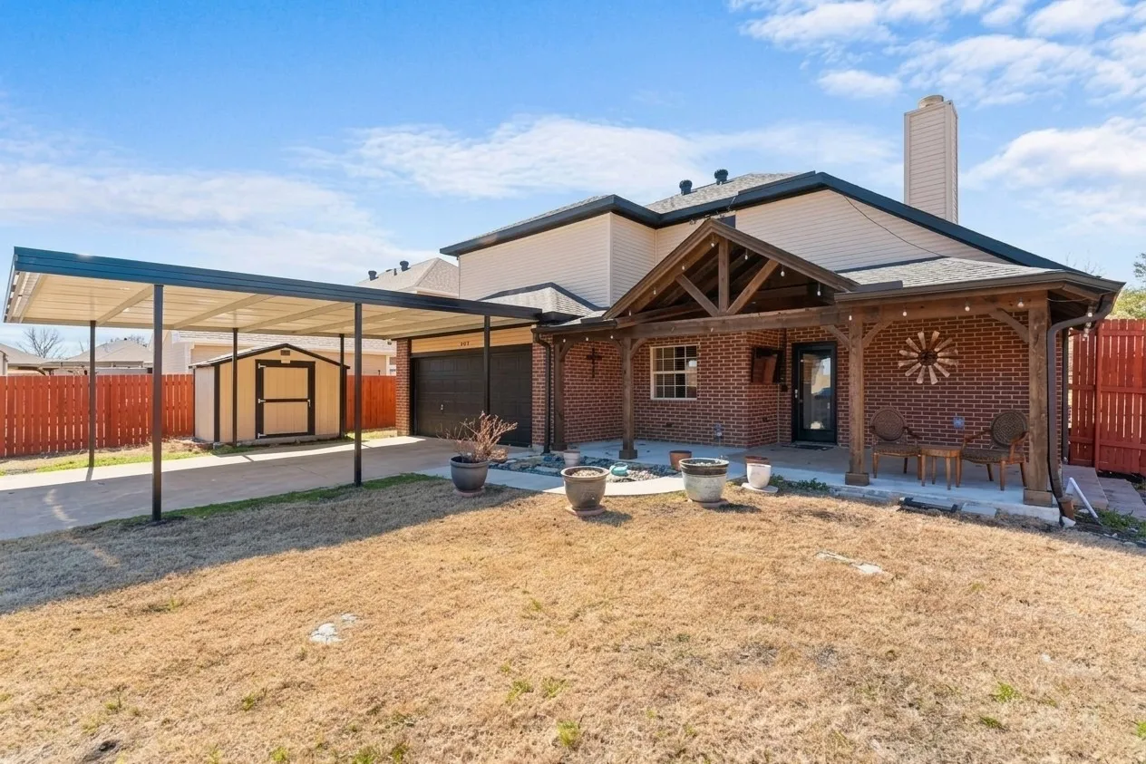 Single Family Residence For Sale in Collin County , 7022 Cottonwood Circle, Sachse, Texas 75048, 4 Bedroom, 3 Bathroom, 2 Garage spaces, 2,617 Sqft, built in 1994, mls#21401603, Real Estate Agent in Sachse, Homes For Sale in Collin county, Homes For Sale in Sachse, Realtor in Sachse Texas, Real Estate Brokerage Independent Realty Texas, Luminita Cordes Realtor