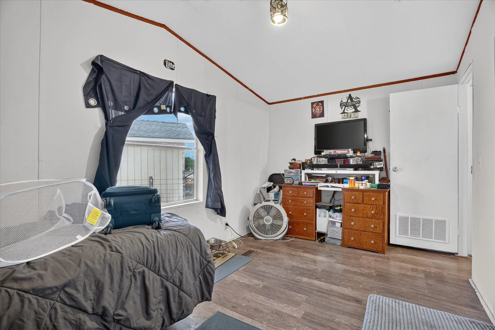 Manufactured Home For Sale in Hood County , 5703 N Sunchase Drive, Granbury, Texas 76049, 3 Bedroom, 2 Bathroom, Garage spaces, 1,216 Sqft, built in 2007, mls#21401713, Real Estate Agent in Granbury, Homes For Sale in Hood county, Homes For Sale in Granbury, Realtor in Granbury Texas, Real Estate Brokerage Independent Realty Texas, Luminita Cordes Realtor