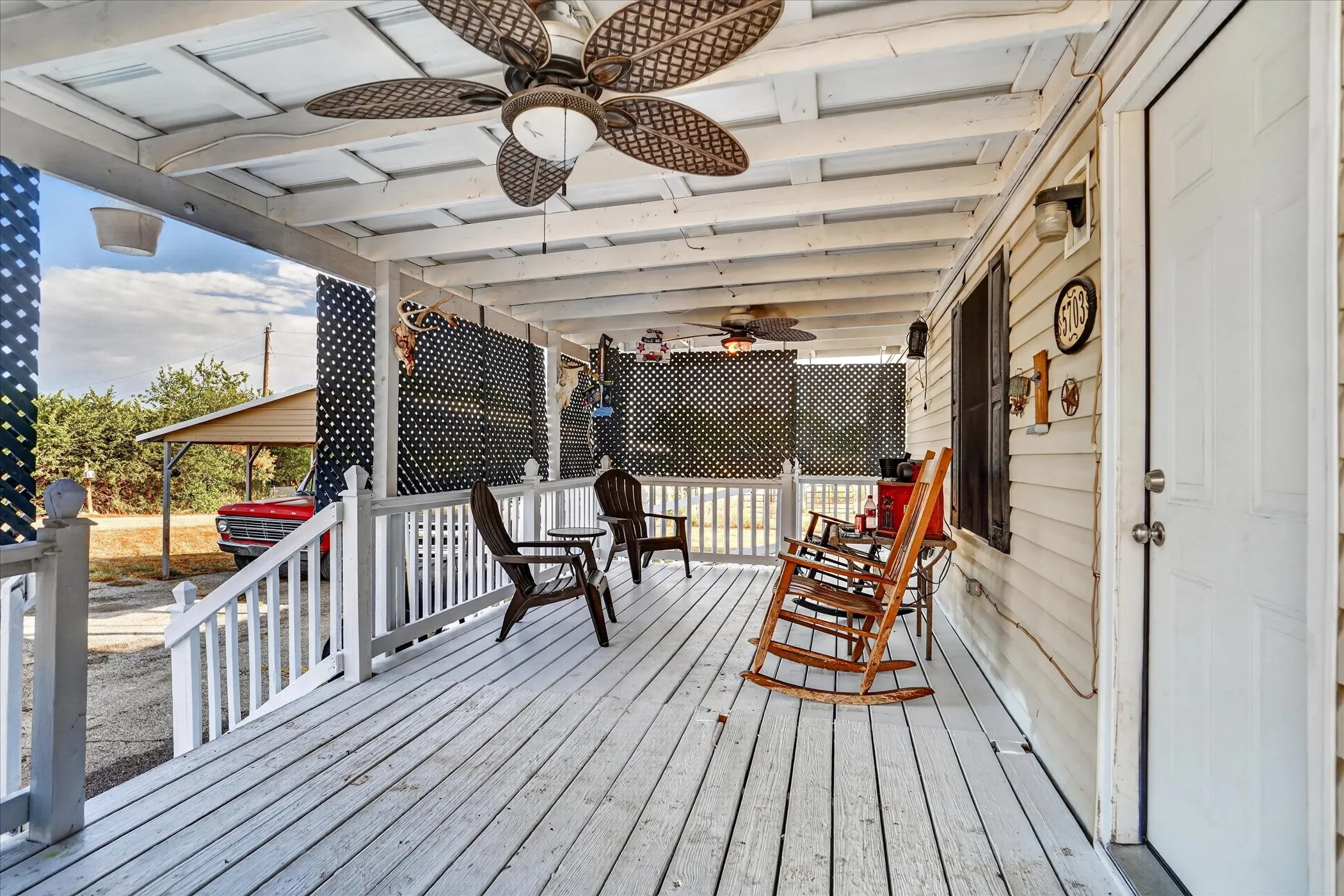 Manufactured Home For Sale in Hood County , 5703 N Sunchase Drive, Granbury, Texas 76049, 3 Bedroom, 2 Bathroom, Garage spaces, 1,216 Sqft, built in 2007, mls#21401713, Real Estate Agent in Granbury, Homes For Sale in Hood county, Homes For Sale in Granbury, Realtor in Granbury Texas, Real Estate Brokerage Independent Realty Texas, Luminita Cordes Realtor