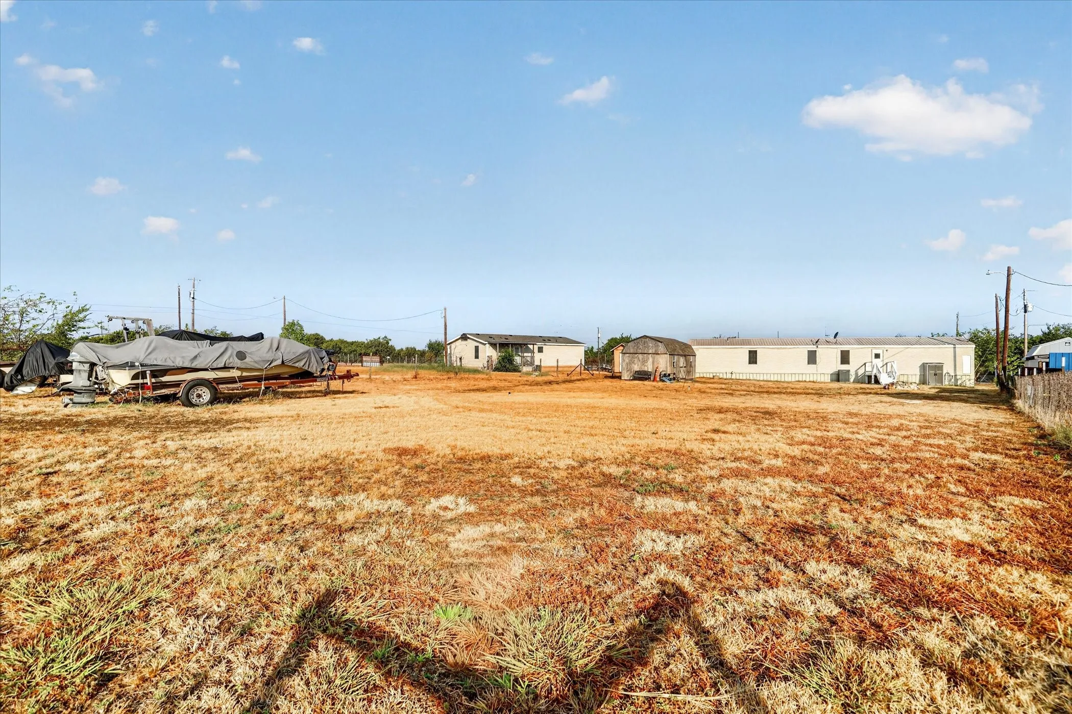 Manufactured Home For Sale in Hood County , 5703 N Sunchase Drive, Granbury, Texas 76049, 3 Bedroom, 2 Bathroom, Garage spaces, 1,216 Sqft, built in 2007, mls#21401713, Real Estate Agent in Granbury, Homes For Sale in Hood county, Homes For Sale in Granbury, Realtor in Granbury Texas, Real Estate Brokerage Independent Realty Texas, Luminita Cordes Realtor