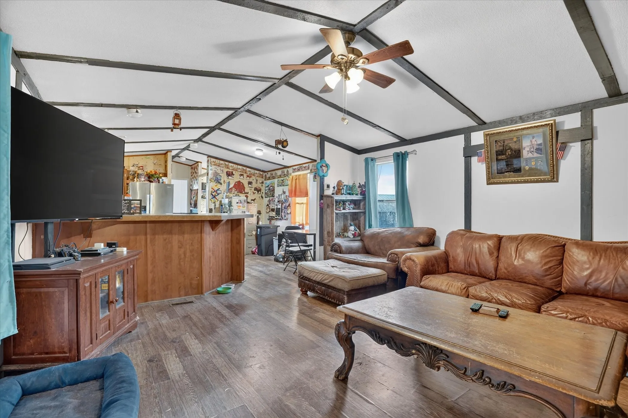 Manufactured Home For Sale in Hood County , 5703 N Sunchase Drive, Granbury, Texas 76049, 3 Bedroom, 2 Bathroom, Garage spaces, 1,216 Sqft, built in 2007, mls#21401713, Real Estate Agent in Granbury, Homes For Sale in Hood county, Homes For Sale in Granbury, Realtor in Granbury Texas, Real Estate Brokerage Independent Realty Texas, Luminita Cordes Realtor